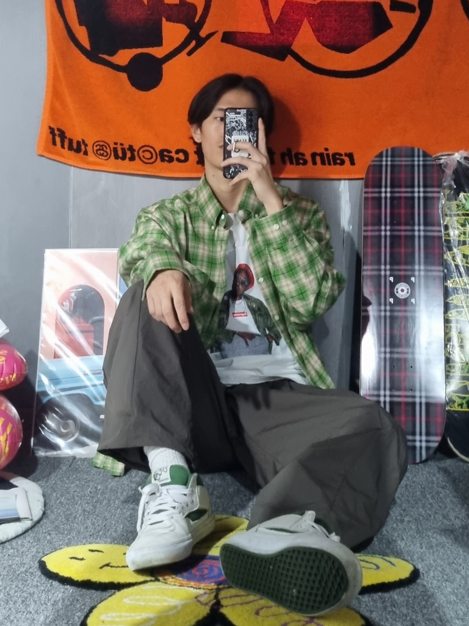 Supreme Andre 3000 T-Shirt White - 22FW, Stussy x Cactus Plant Flea Market Towel Orange 착용 스타일 - 1