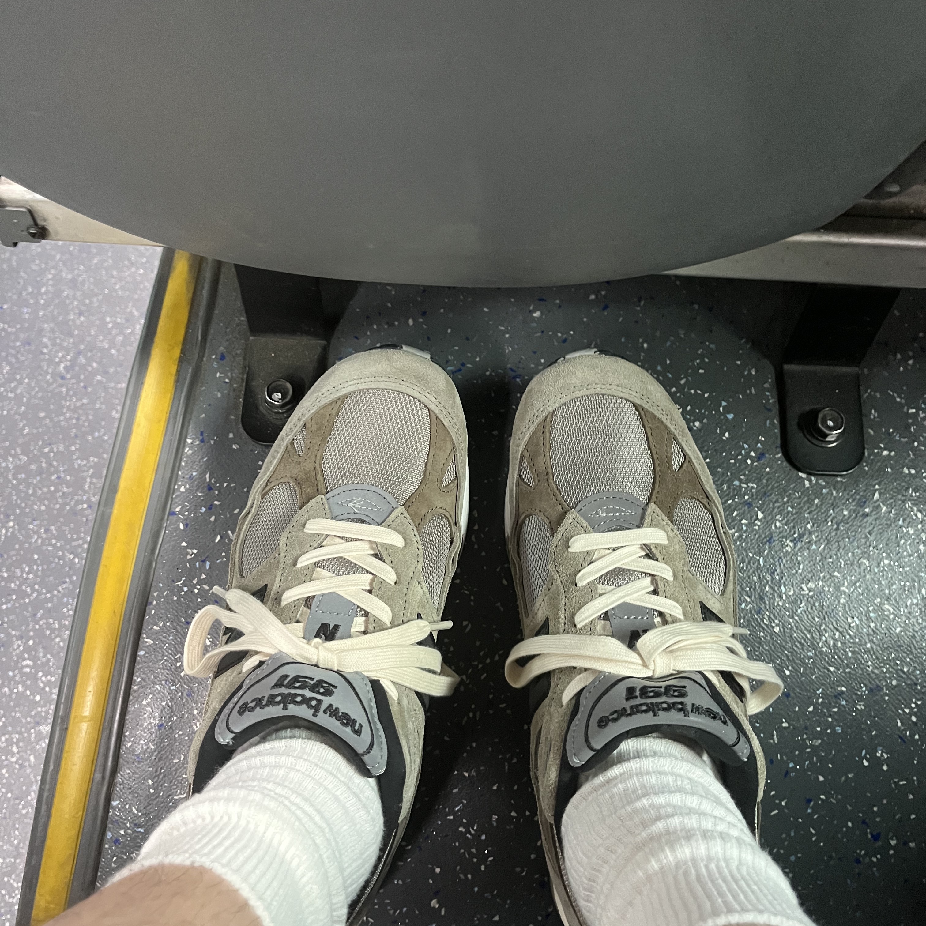 New Balance x JJJJound 991 Made in UK Grey 착용 스타일