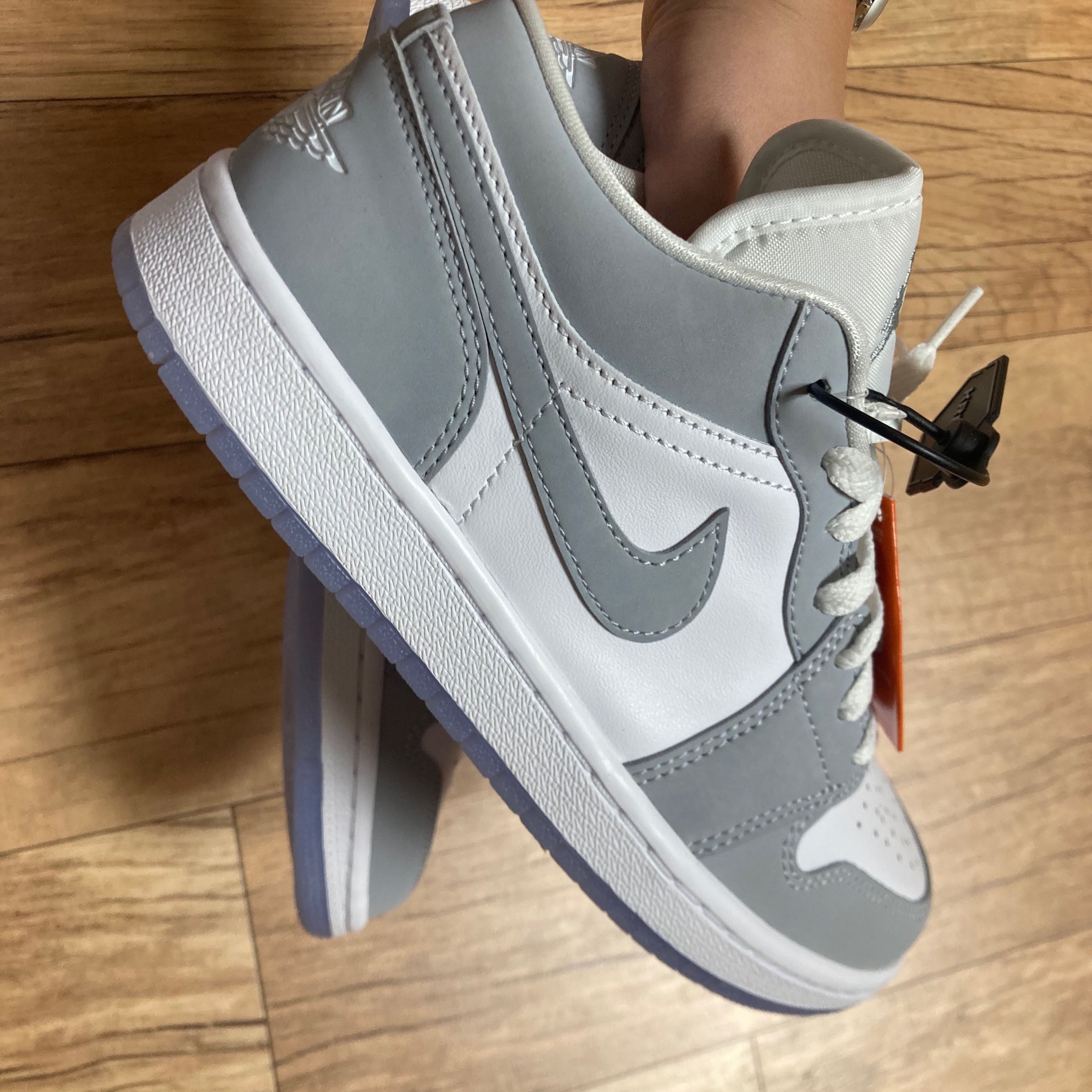 (W) Jordan 1 Low White Wolf Grey 착용 스타일 - 3