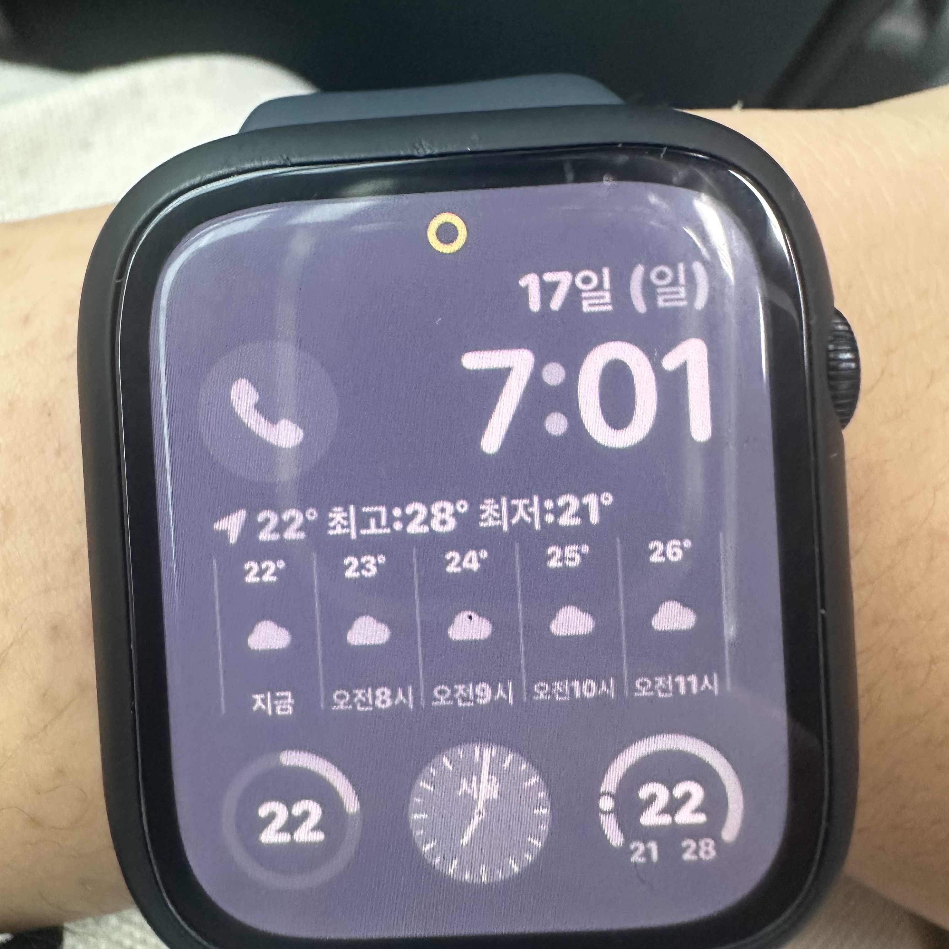 Apple Watch Series 8 45mm GPS Midnight Aluminium Case with Sport Band Midnight (Korean Ver.) 착용 스타일