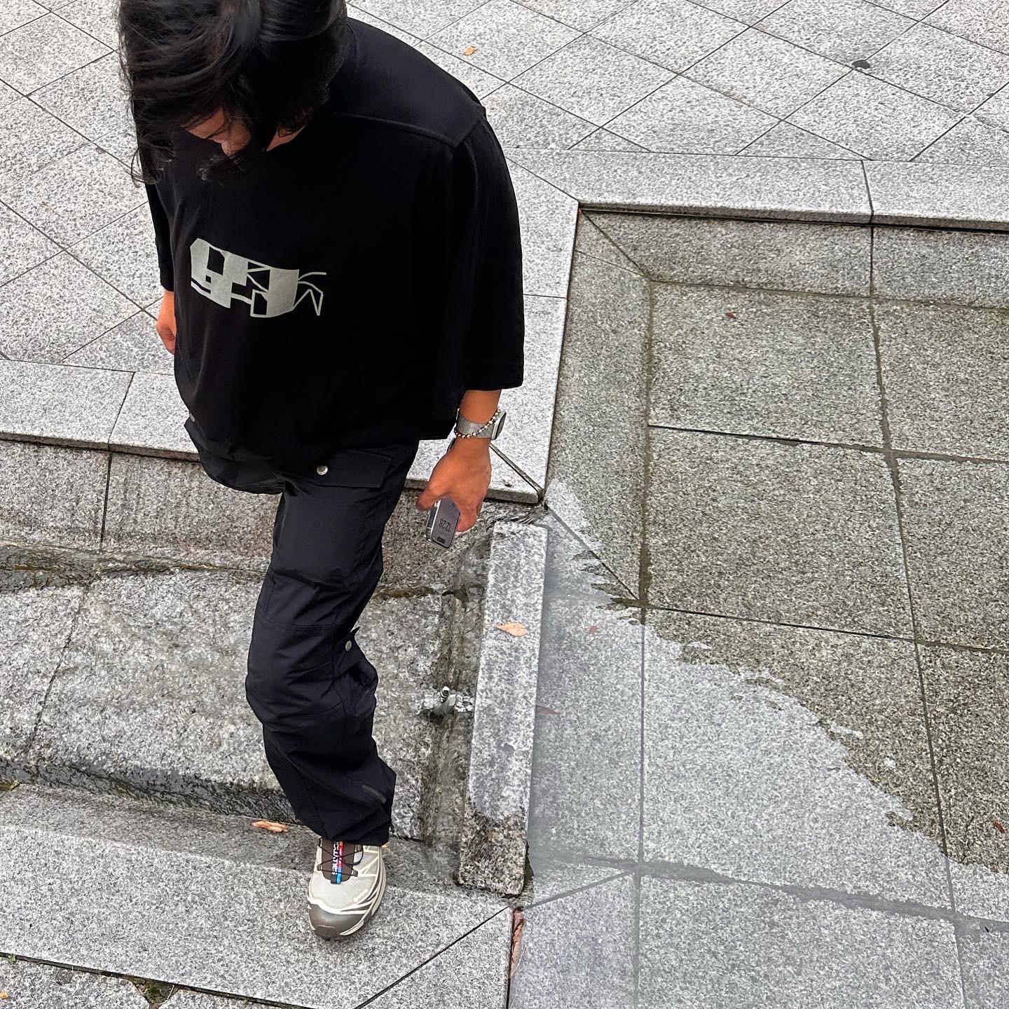 Andersson Bell x Asics Cargo Pants Black, Salomon XT-6 Gore-Tex Vintage Khaki 착용 스타일 - 1