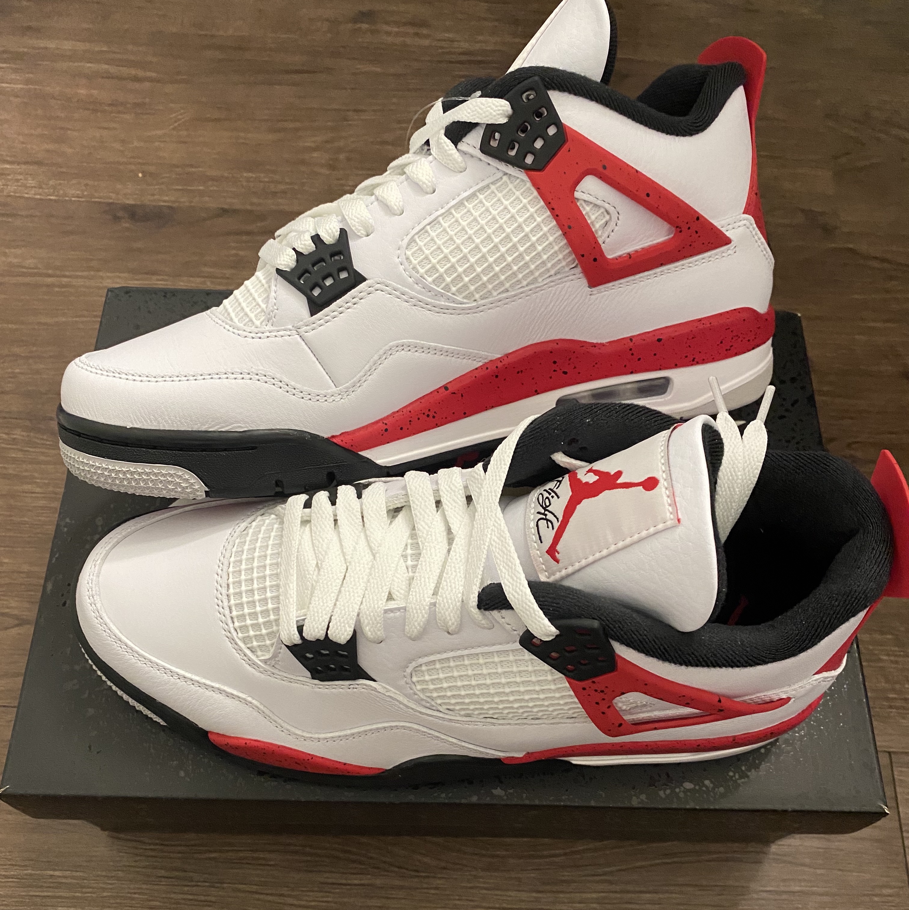 Jordan 4 Retro Red Cement 착용 스타일