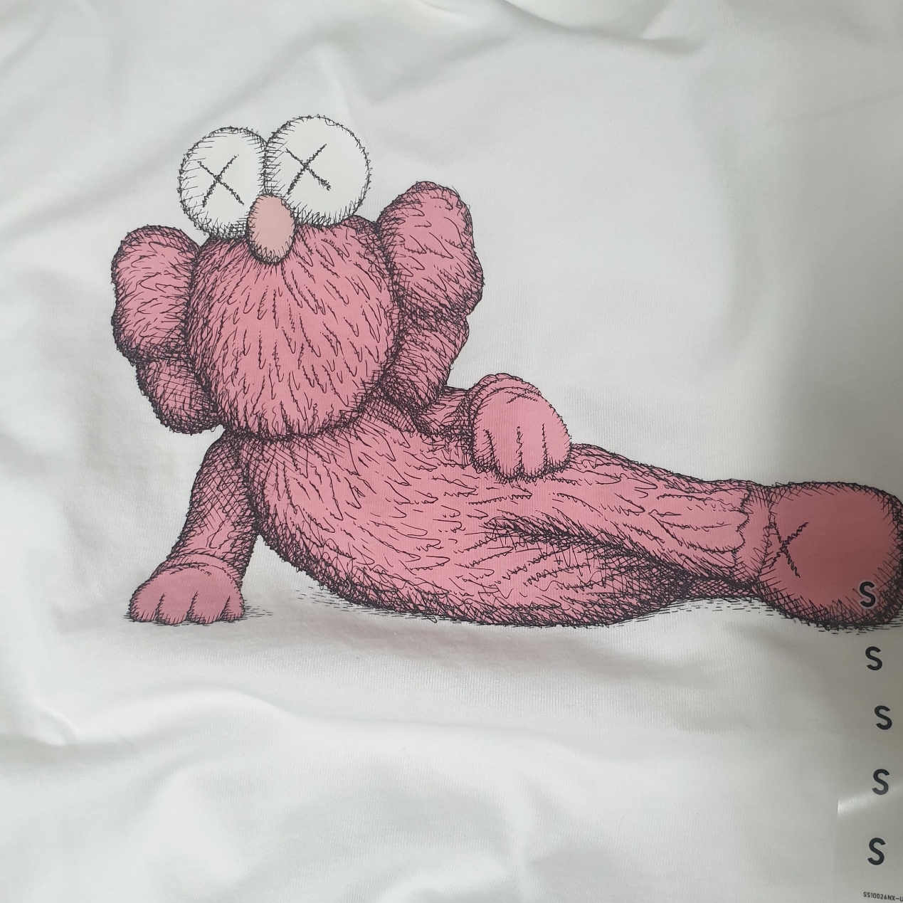 Uniqlo UT x Kaws Short Sleeve Graphic T-Shirt White 착용 스타일