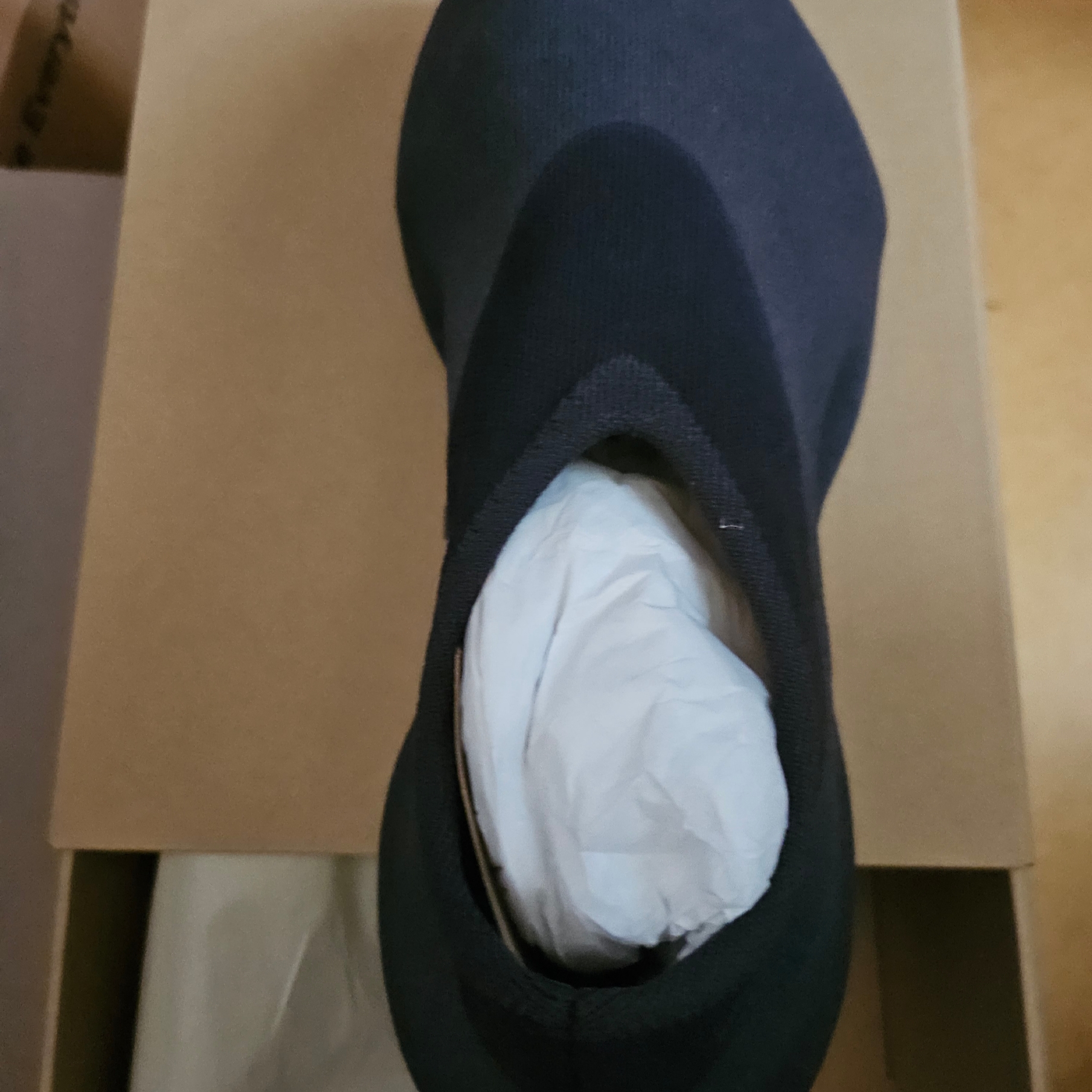 Adidas Yeezy Knit RNR Fade Onyx 착용 스타일
