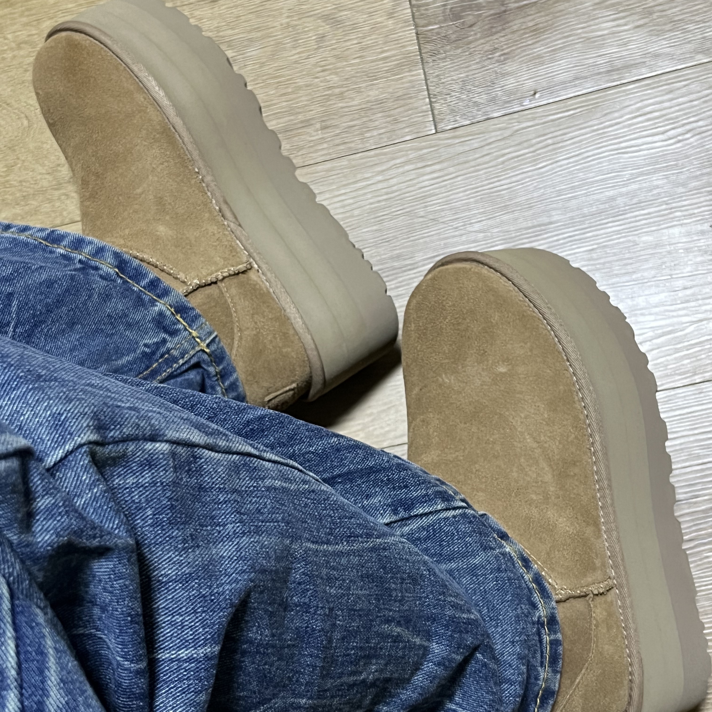 (W) UGG Classic Ultra Mini Platform Boots Chestnut 착용 스타일
