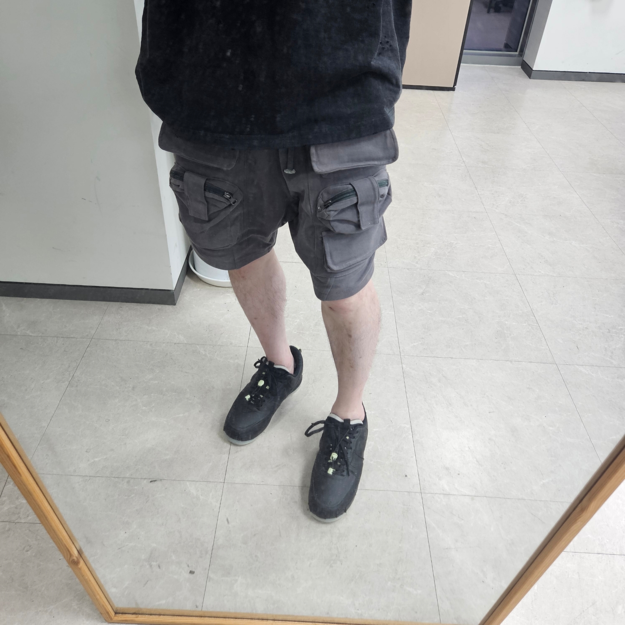 Nike Air Force 1 Low Experimental Black Olive Aura 착용 스타일 - 1