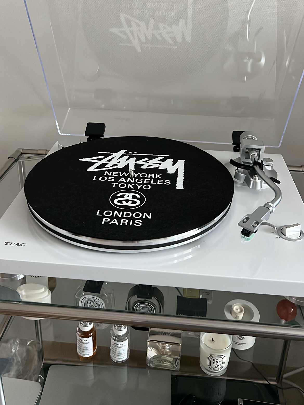 Stussy World Tour Slip Mats (2 Pack) 착용 스타일