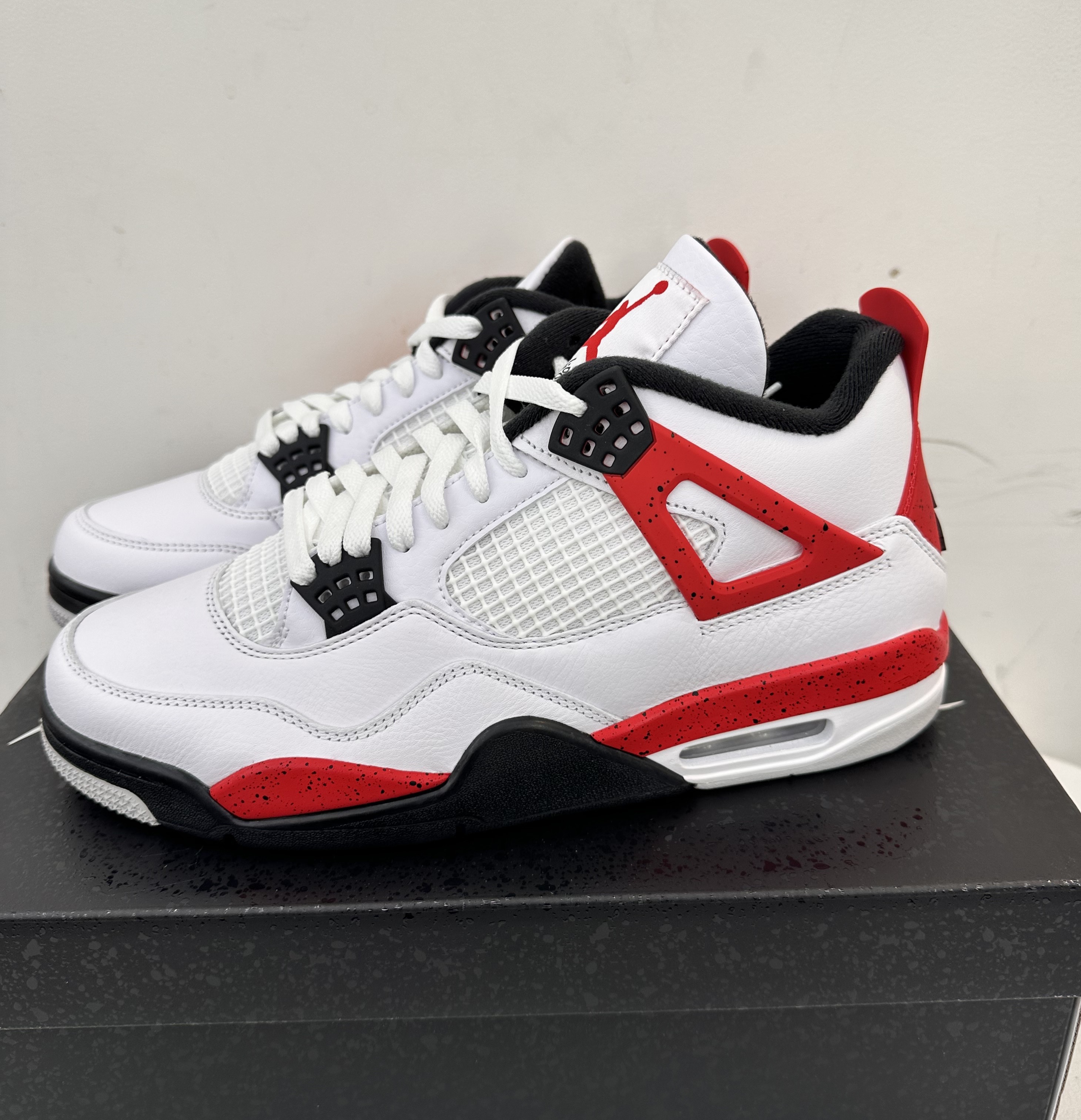 Jordan 4 Retro Red Cement 착용 스타일