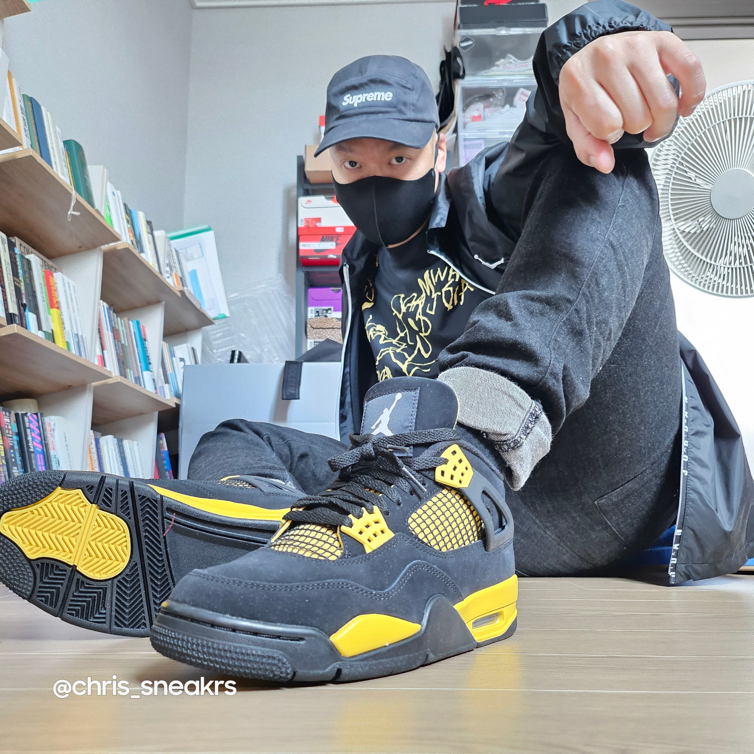 Jordan 4 Retro Thunder 2023, Supreme Washed Chino Twill Camp Cap Black 착용 스타일 - 2