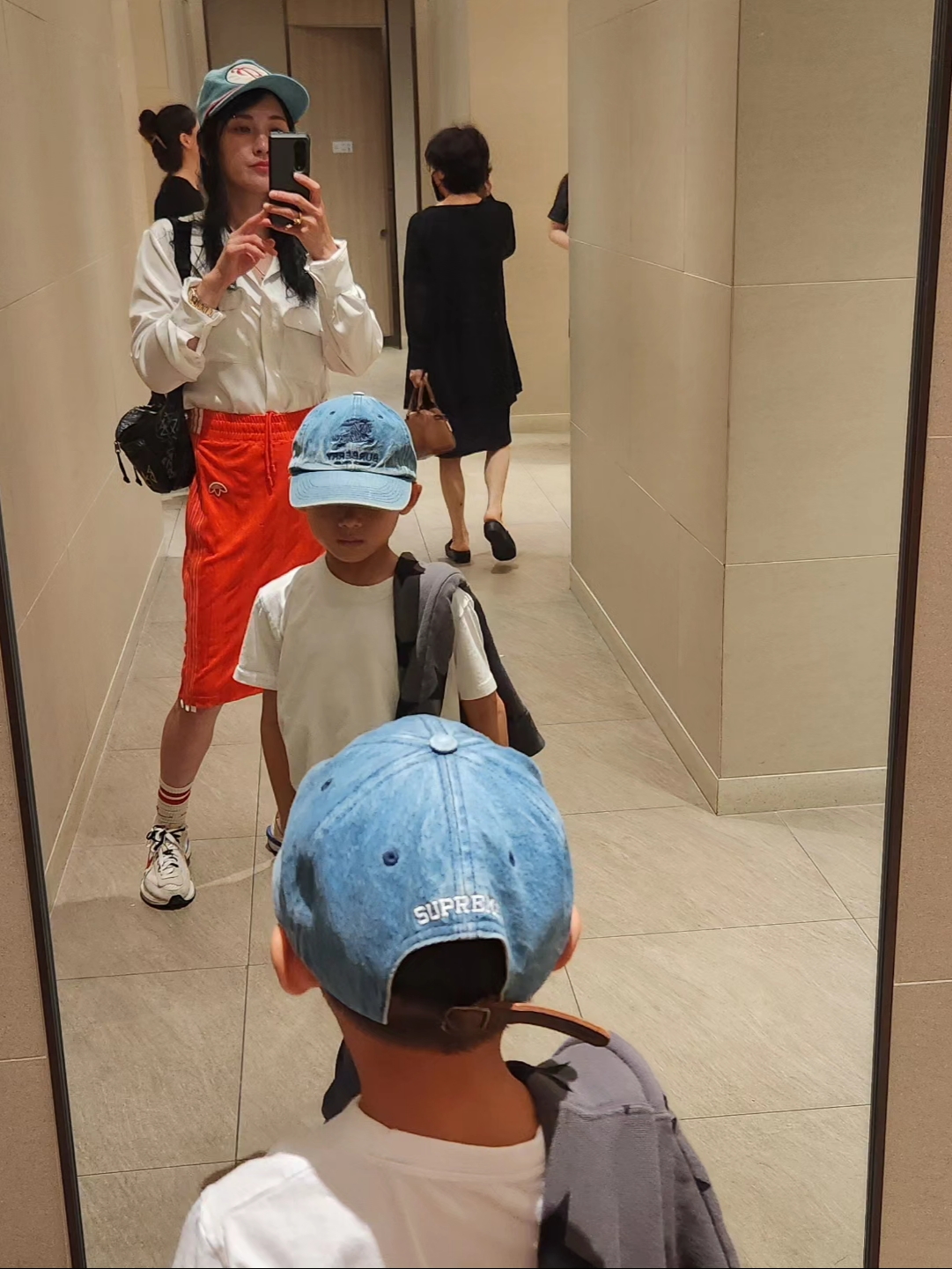 Peaceminusone 5 Panel Ball Cap #2 Mint, Supreme x Burberry Denim 6-Panel Washed Blue - 22SS 착용 스타일