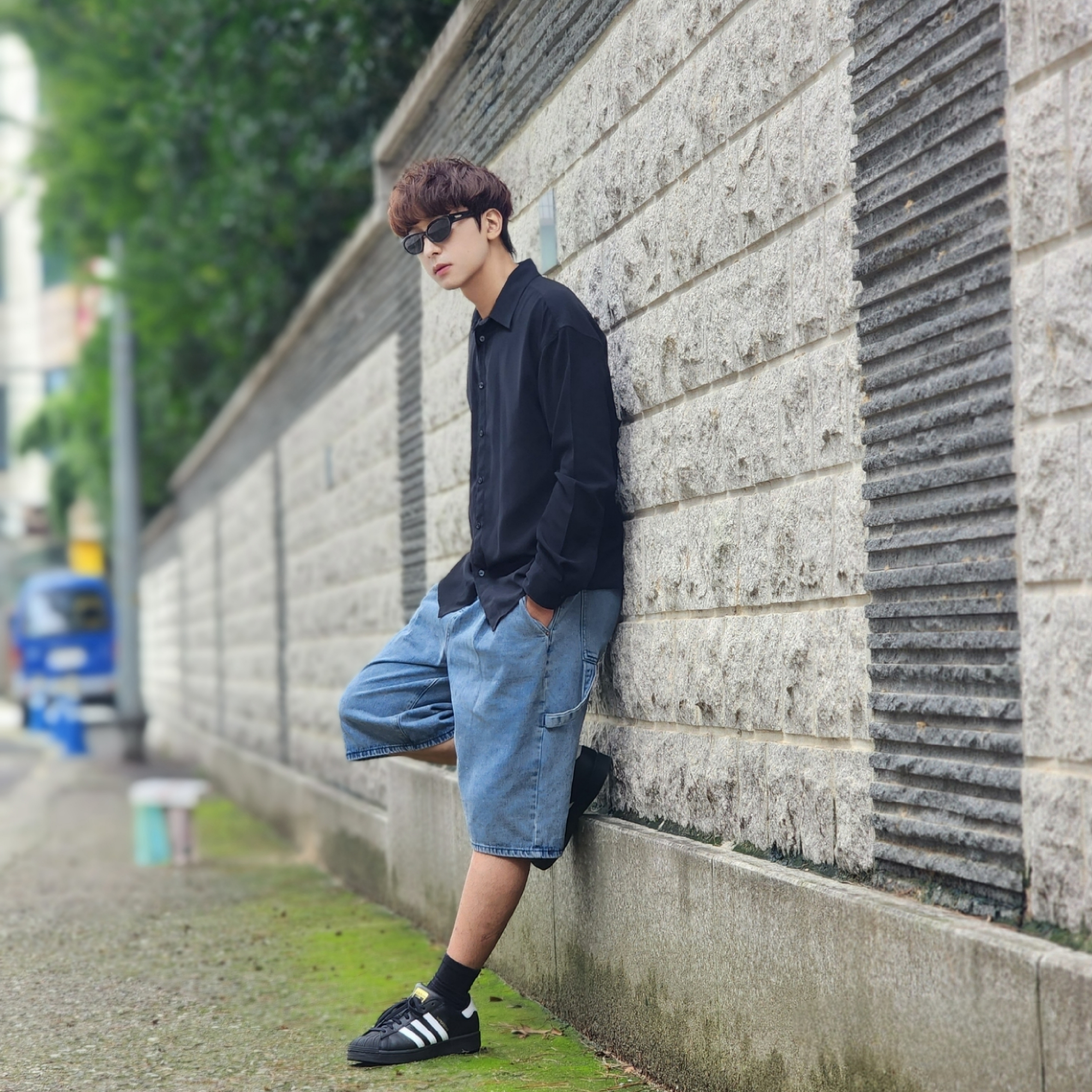 Adidas Superstar Core Black White 착용 스타일 - 4
