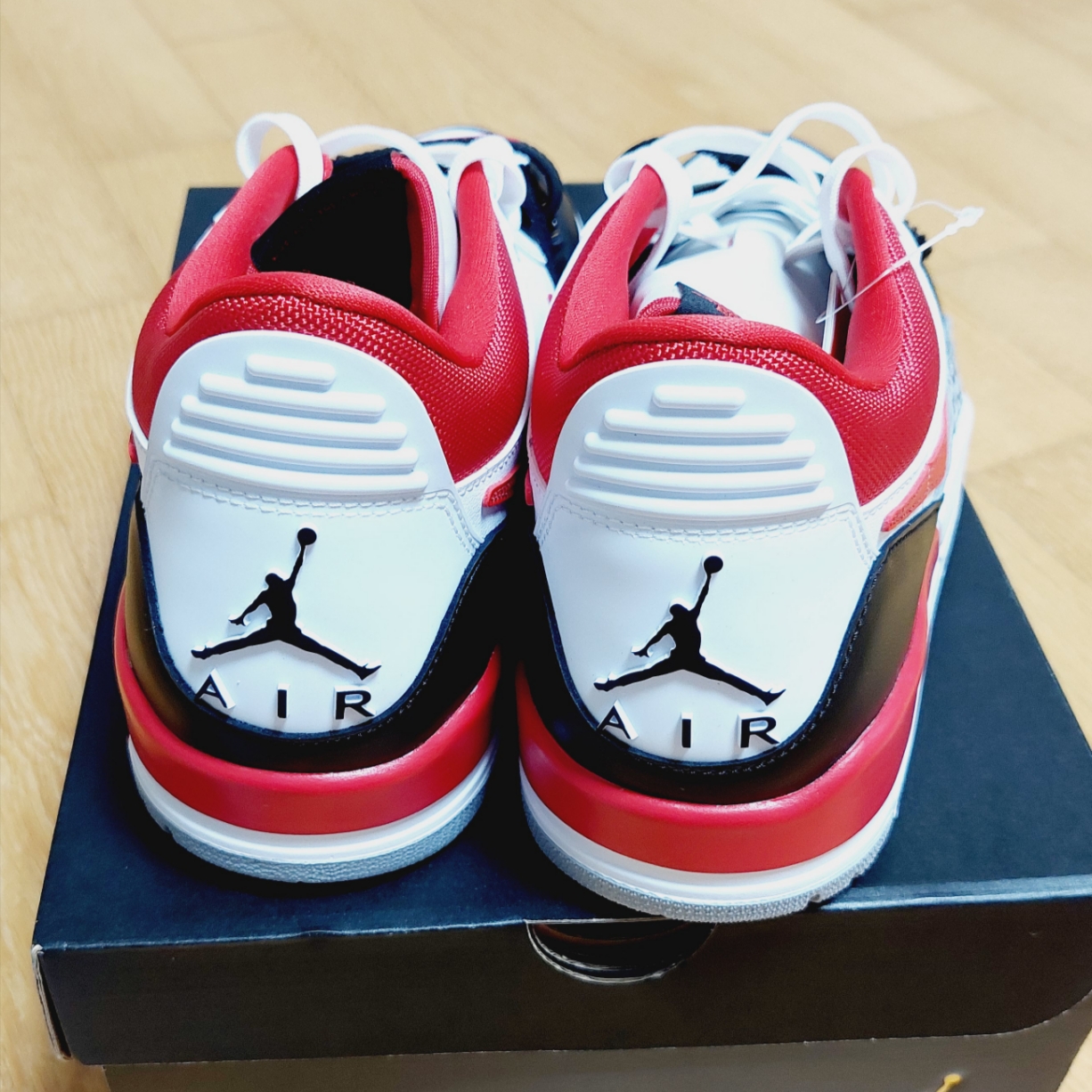 Jordan Legacy 312 Low Fire Red 착용 스타일 - 4