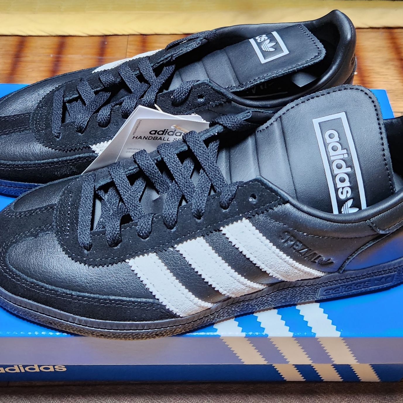 Adidas Spezial Handball Core Black Cloud White 착용 스타일 - 2
