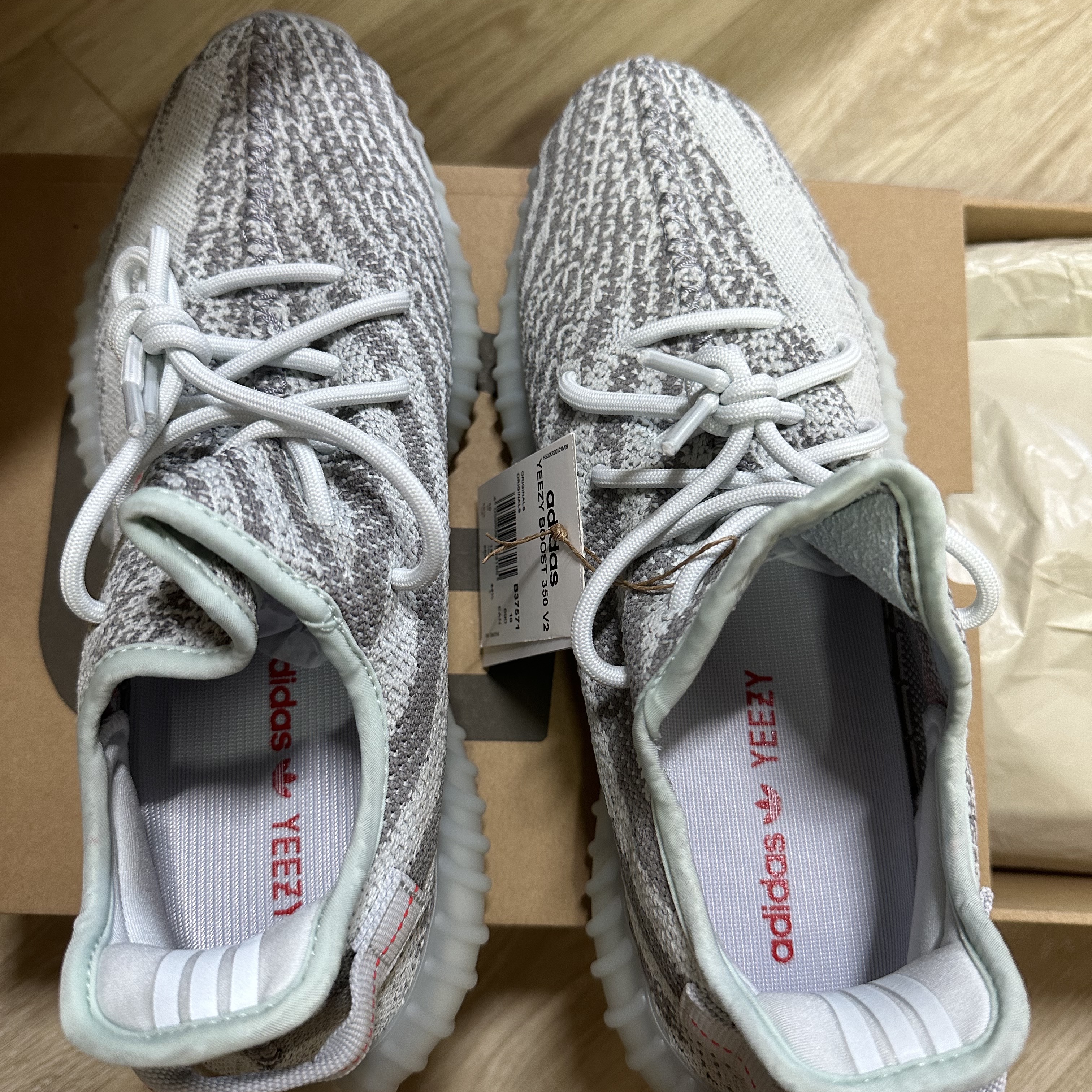 Adidas Yeezy Boost 350 V2 Blue Tint 2021/2022/2023 착용 스타일