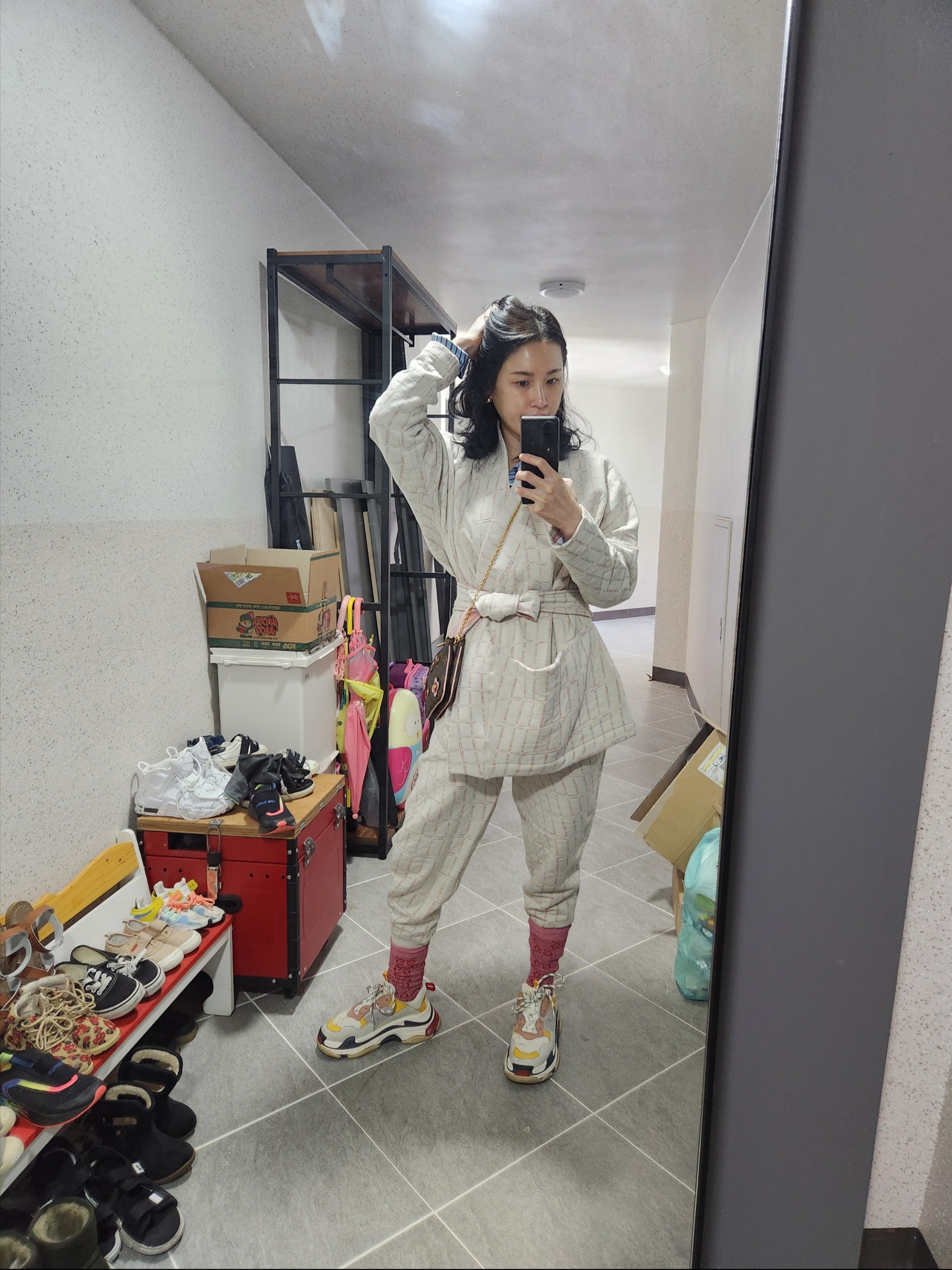 (W) Balenciaga Triple S White Yellow 2018 착용 스타일 - 1