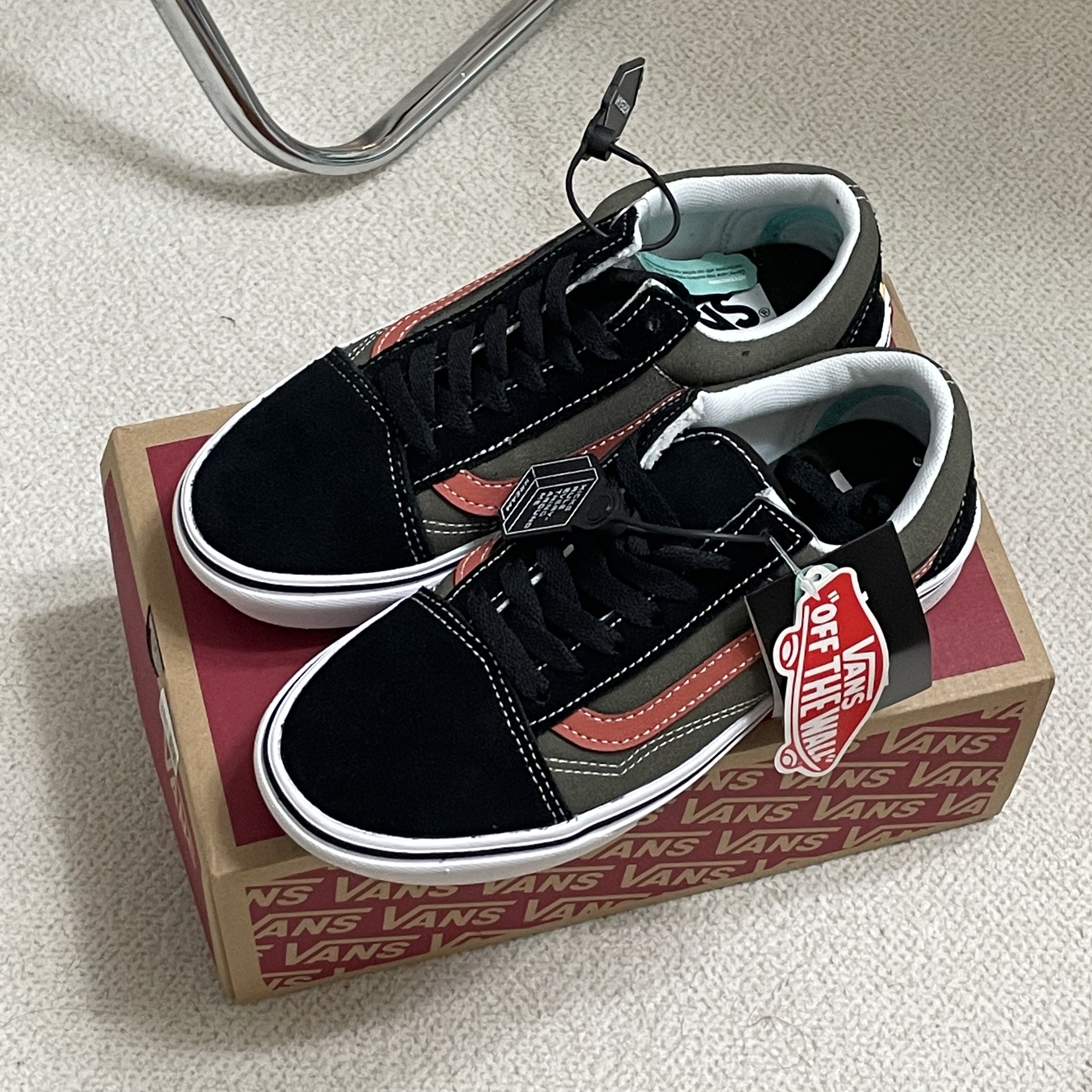 Vans ComfyCush Old Skool Forager Black 착용 스타일