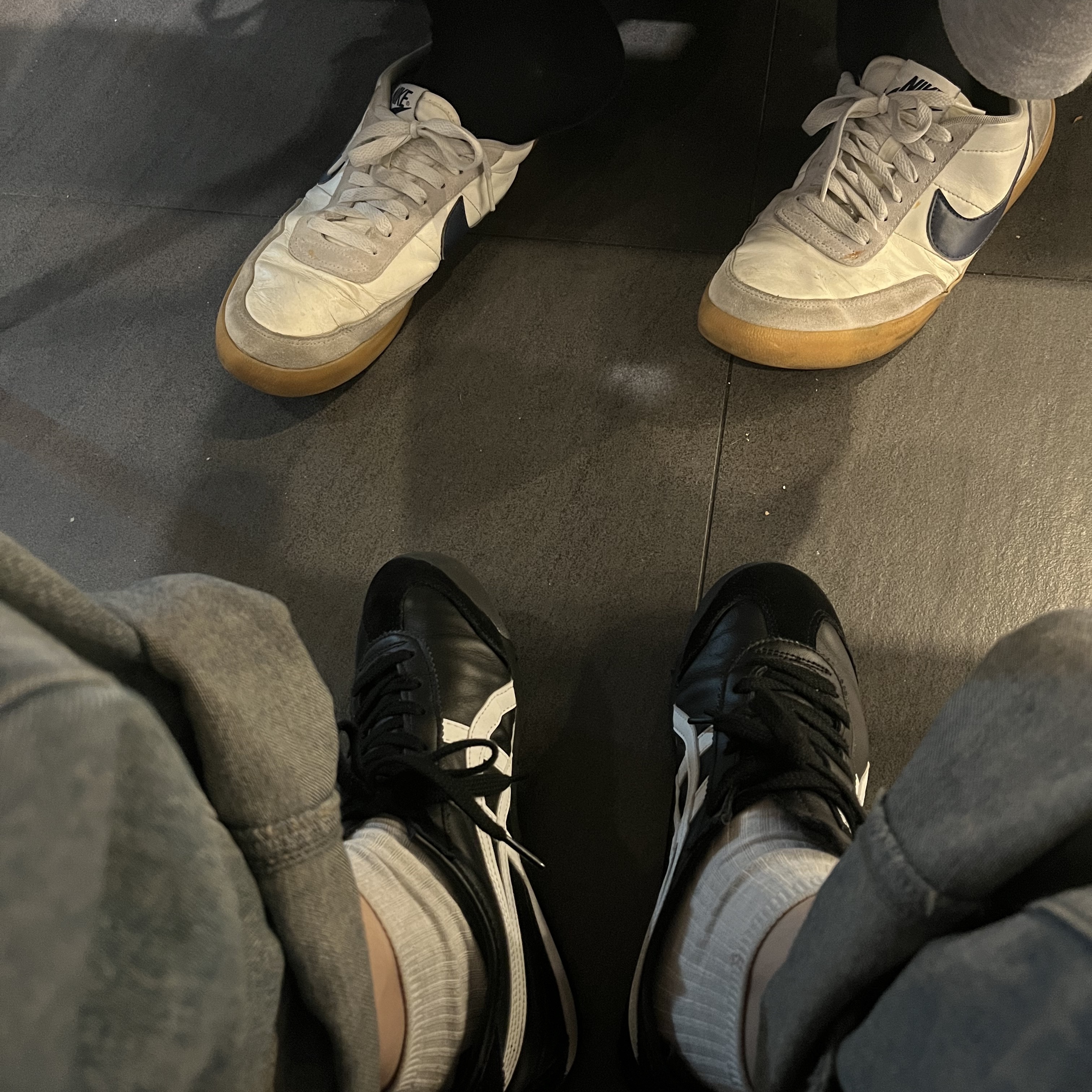 Nike x J.Crew Killshot 2 Sail Midnight Navy, Onitsuka Tiger Mexico 66 Black White 착용 스타일