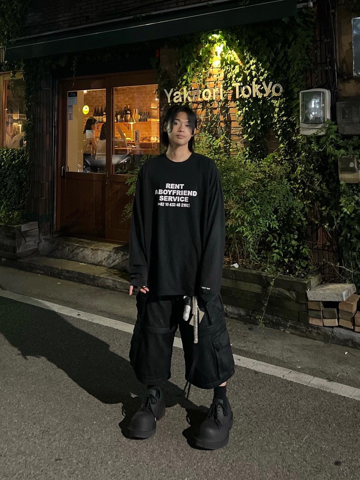 Project G/R Oversized Convertible Cargo Pants Coated Black, Balenciaga Steroid Derby Black 착용 스타일 - 1