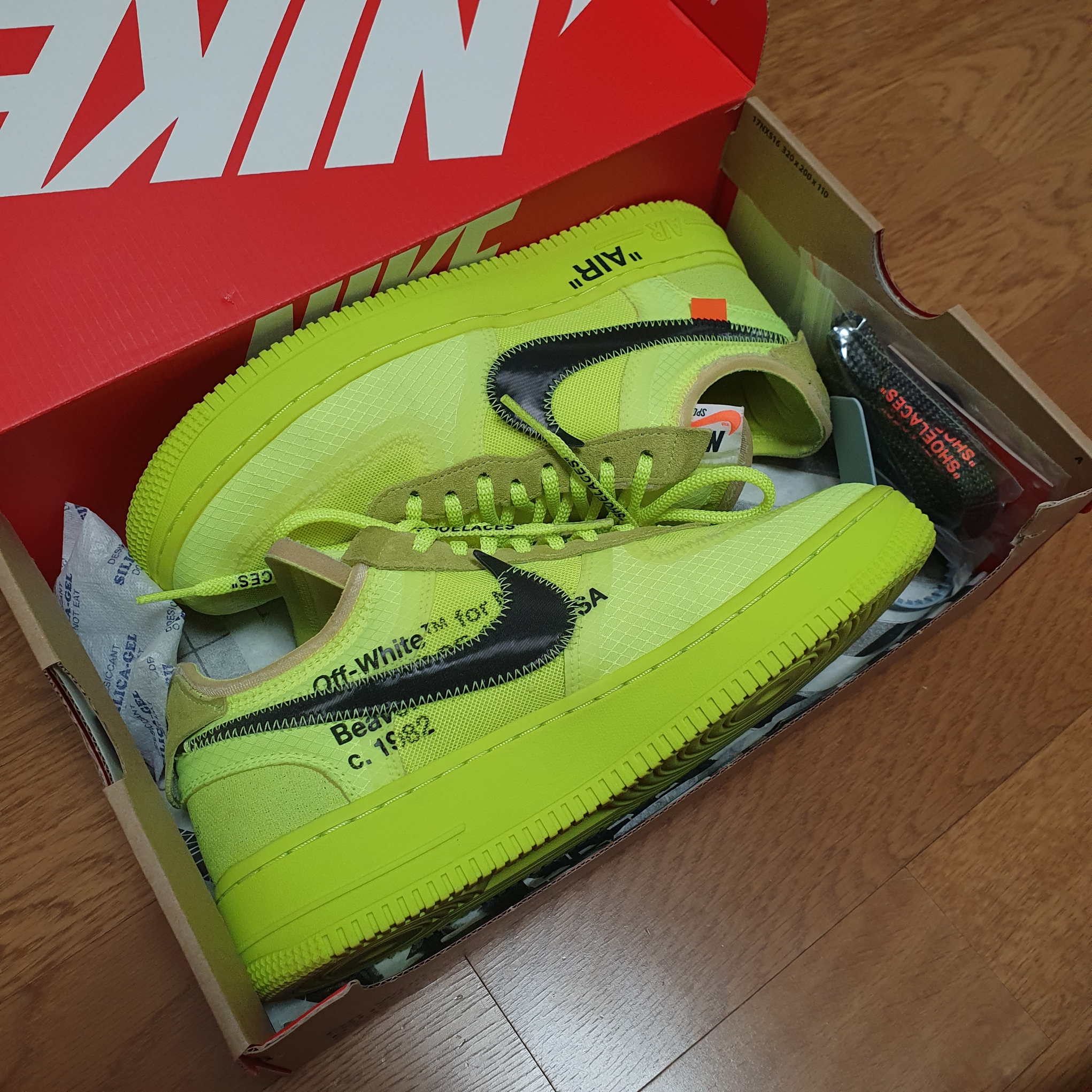 Nike x Off-White Air Force 1 Low Volt 착용 스타일