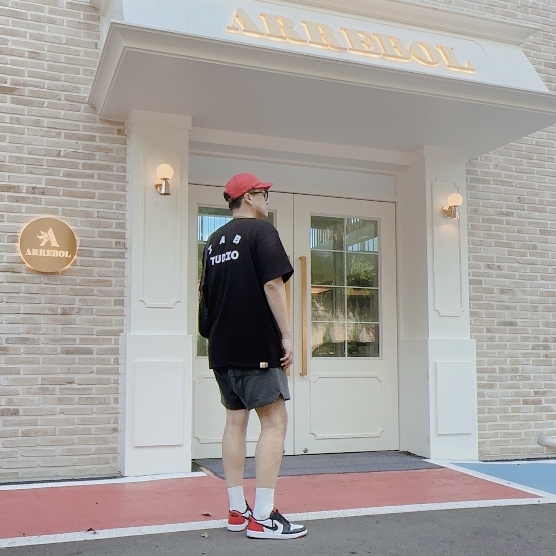 IAB Studio 10th Anniversary T-Shirt Black, Jordan 1 Retro Low OG Black Toe 착용 스타일