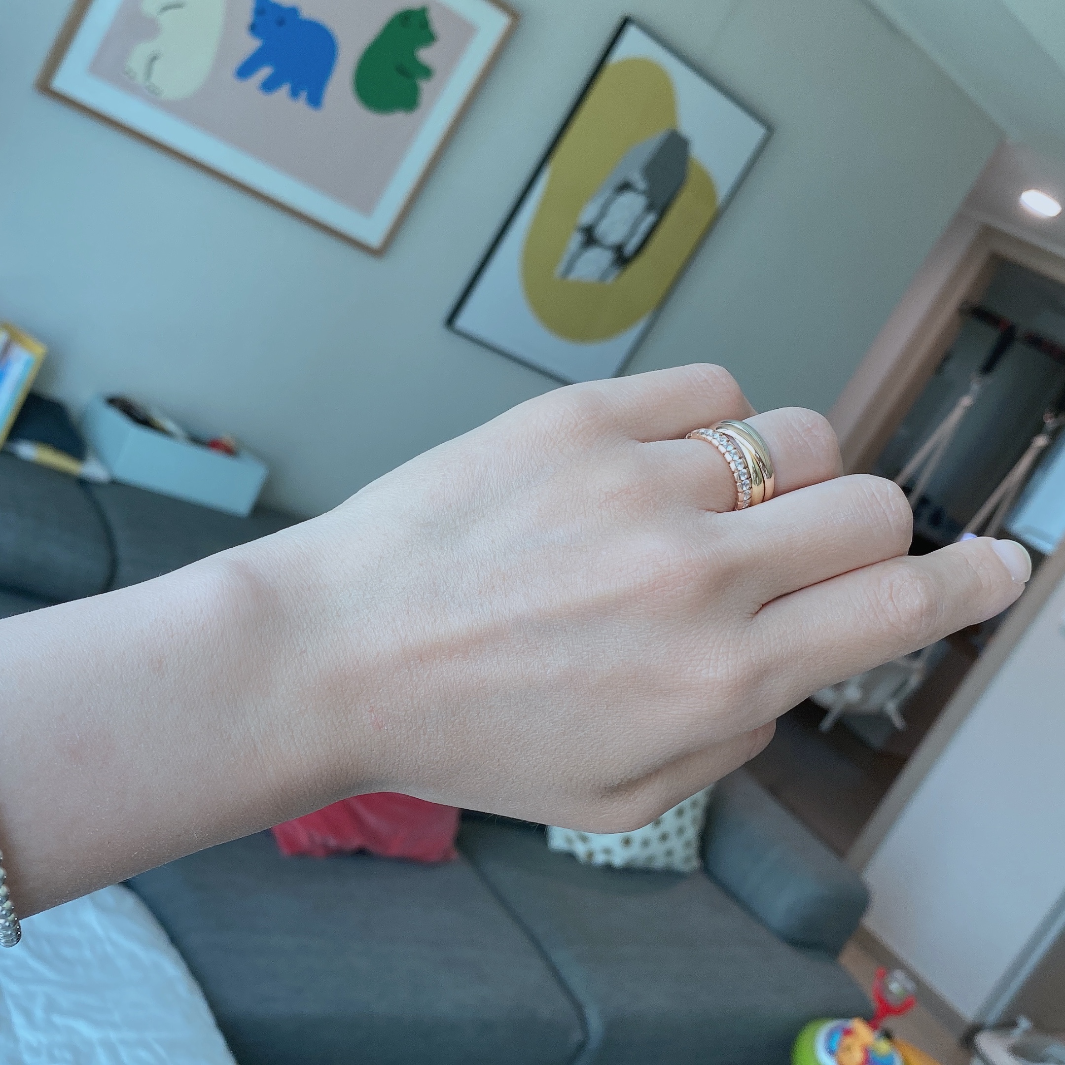 Cartier Trinity Ring Classic White Gold Yellow Gold Rose Gold 착용 스타일