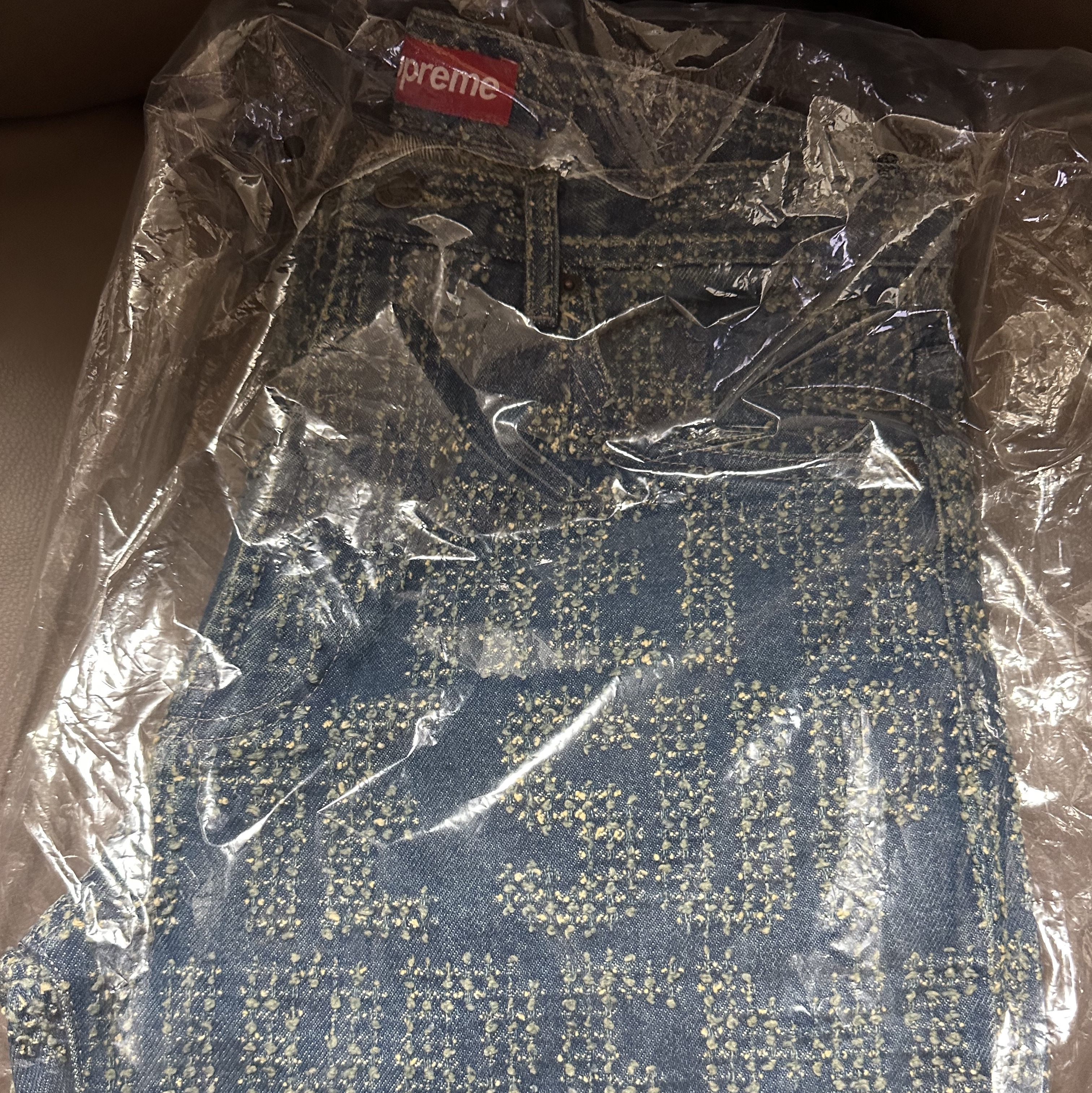 Supreme Needle Punch Regular Jean Washed Blue - 23FW 착용 스타일 - 1