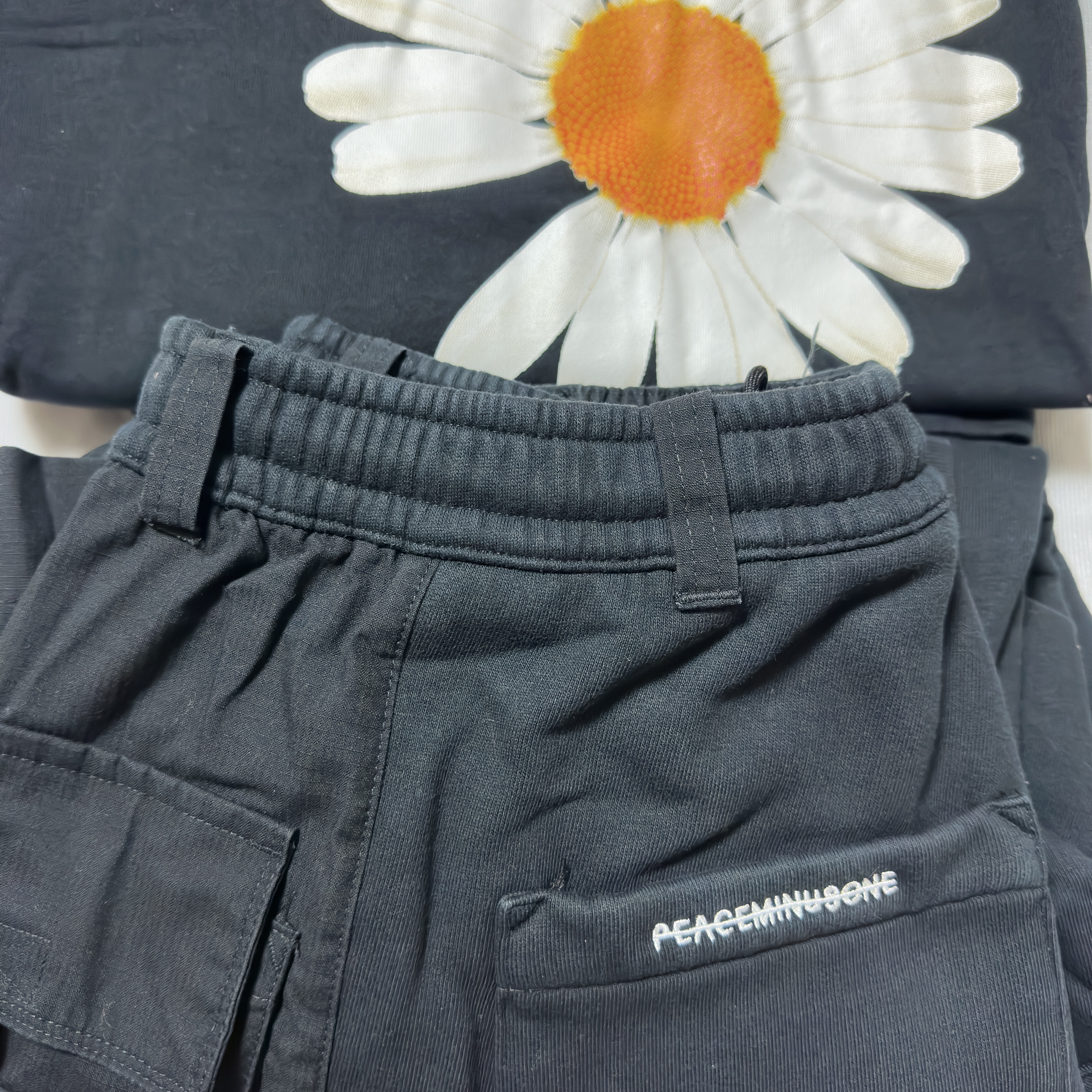 Nike x Peaceminusone LS T-Shirt Black (DR0098-010), Nike x Peaceminusone Wide Pants Black (DR0096-010) 착용 스타일