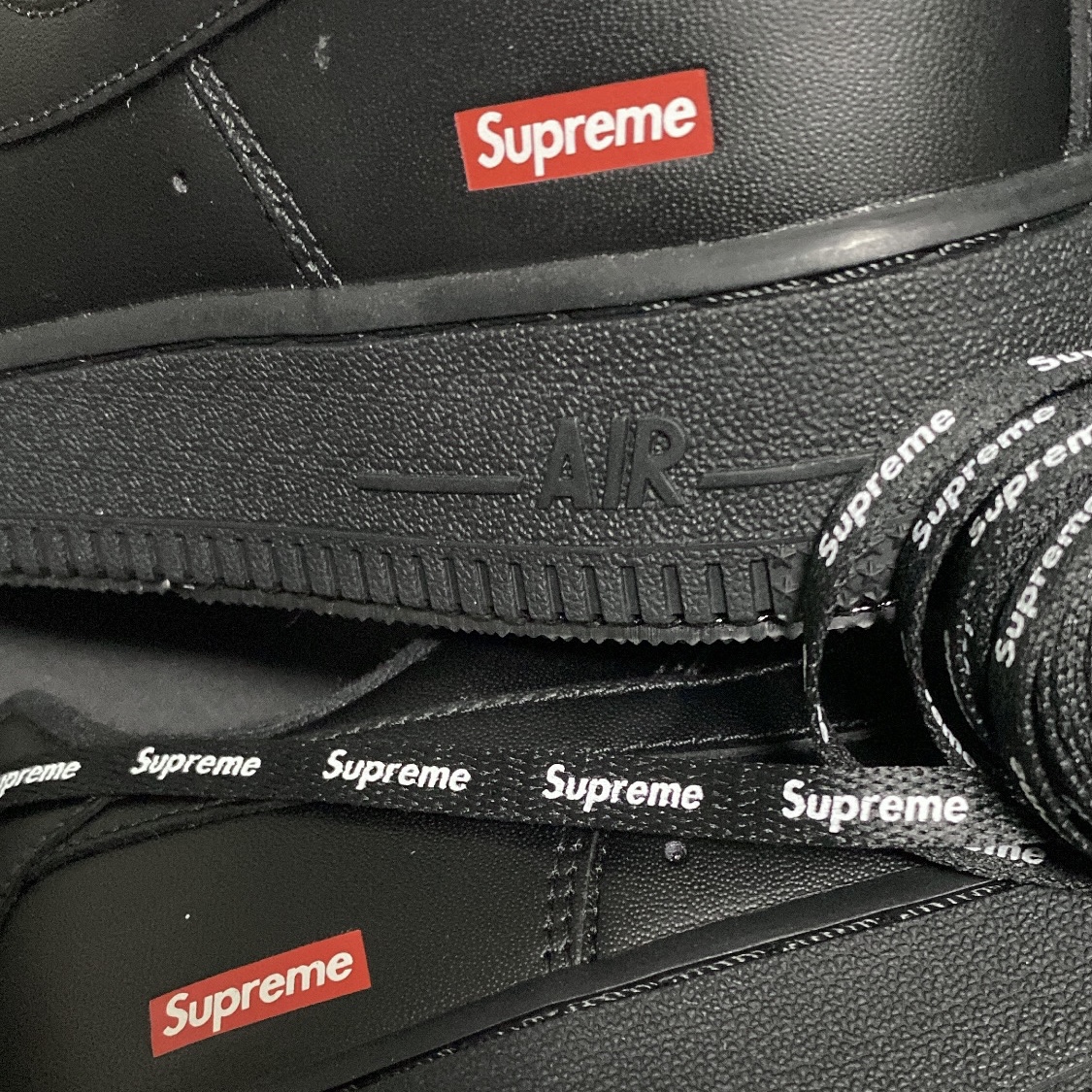 Nike x Supreme Air Force 1 Low Black 착용 스타일