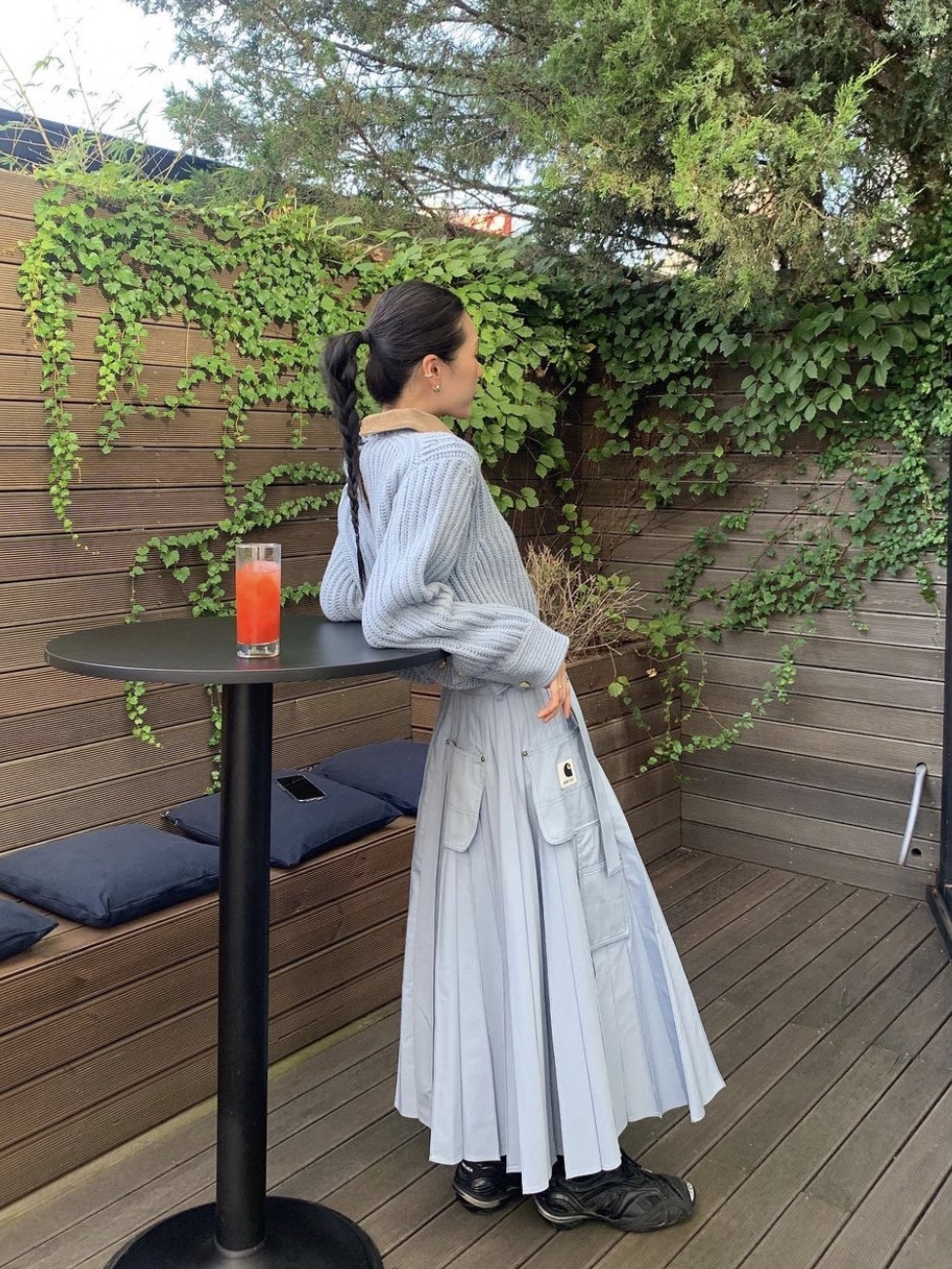 (W) Sacai x Carhartt WIP Pleated Skirt Light Blue, (W) Sacai x Carhartt WIP Knit Pullover Detroit Light Blue 착용 스타일