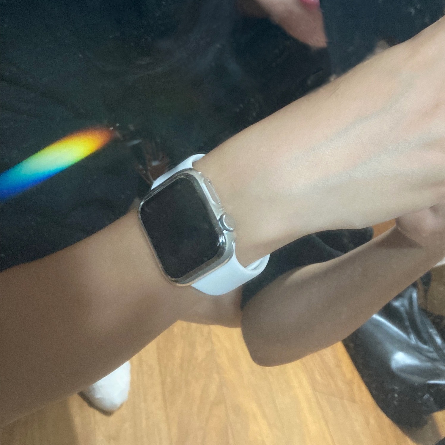 Apple Watch SE 40mm GPS Silver Aluminum Case with Sport Band White (Korean Ver.) 착용 스타일