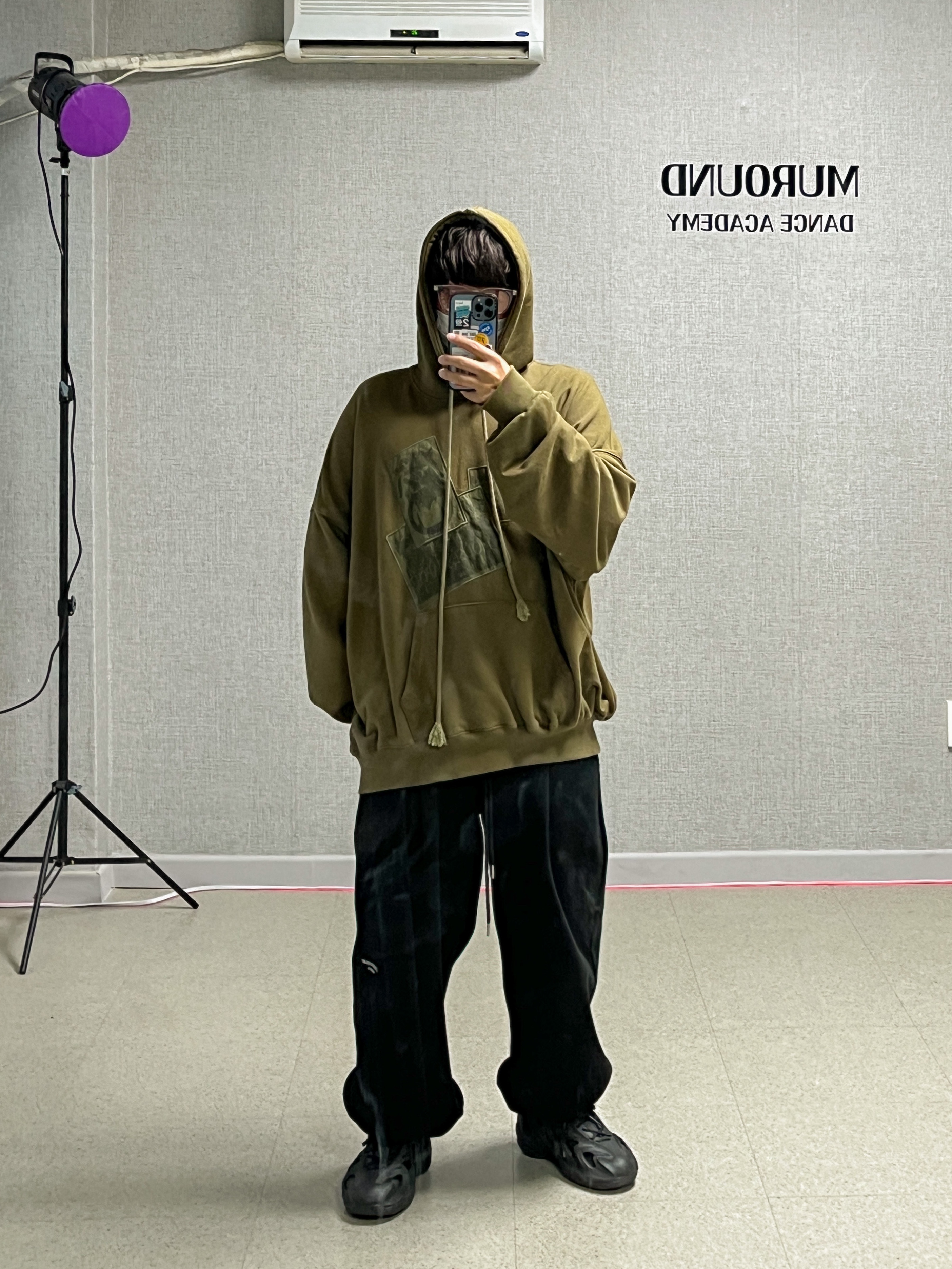 Undermycar Mu.03 Anti Fxxking Logo Play Oversized Sweat Jogger Black, Adidas Adifom Q Core Black Carbon 착용 스타일