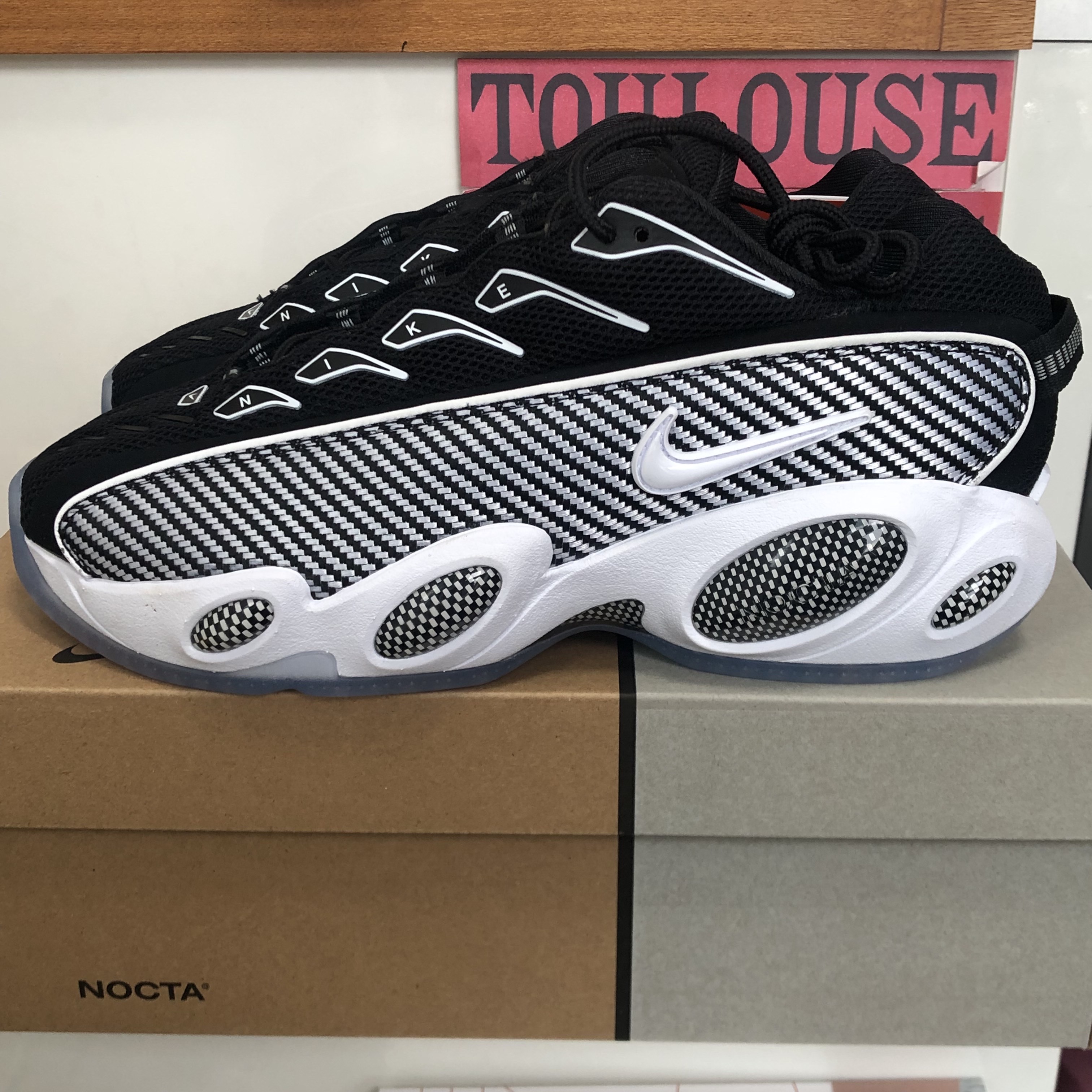 Nike x Drake Nocta Glide Black White Clear 착용 스타일
