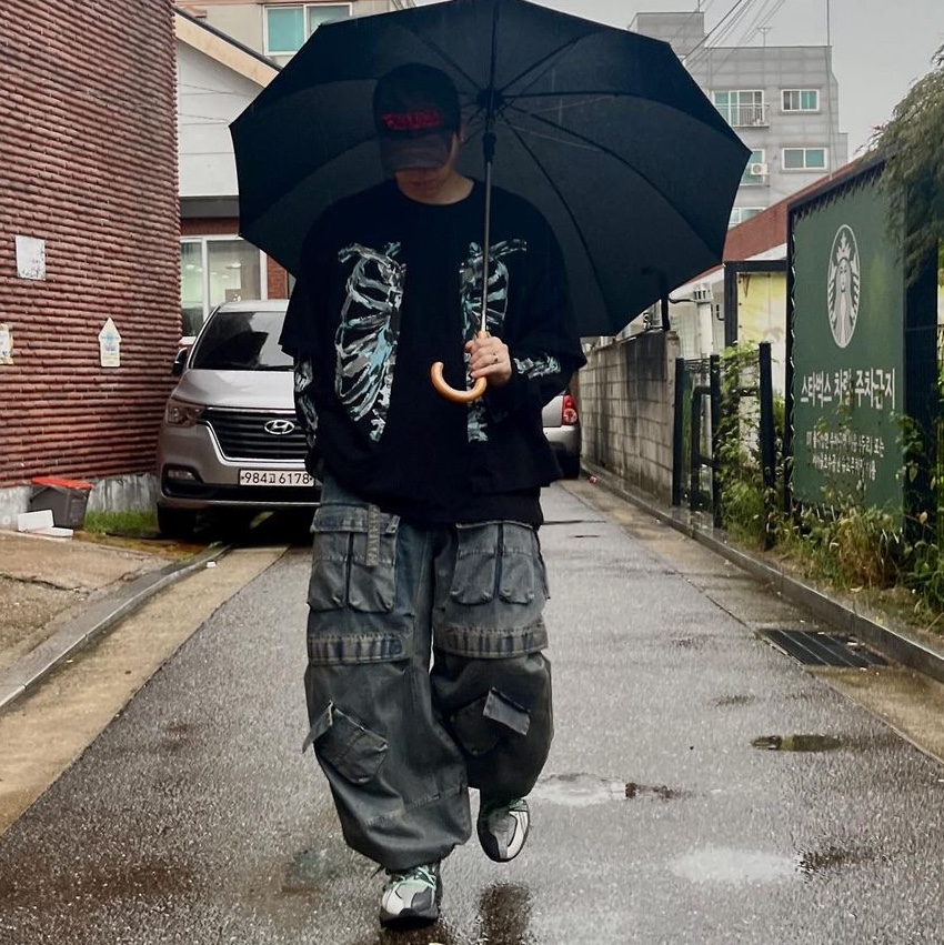 [KREAM 단독] Ourpas 030 Wide Cargo Denim Blue 착용 스타일 - 1