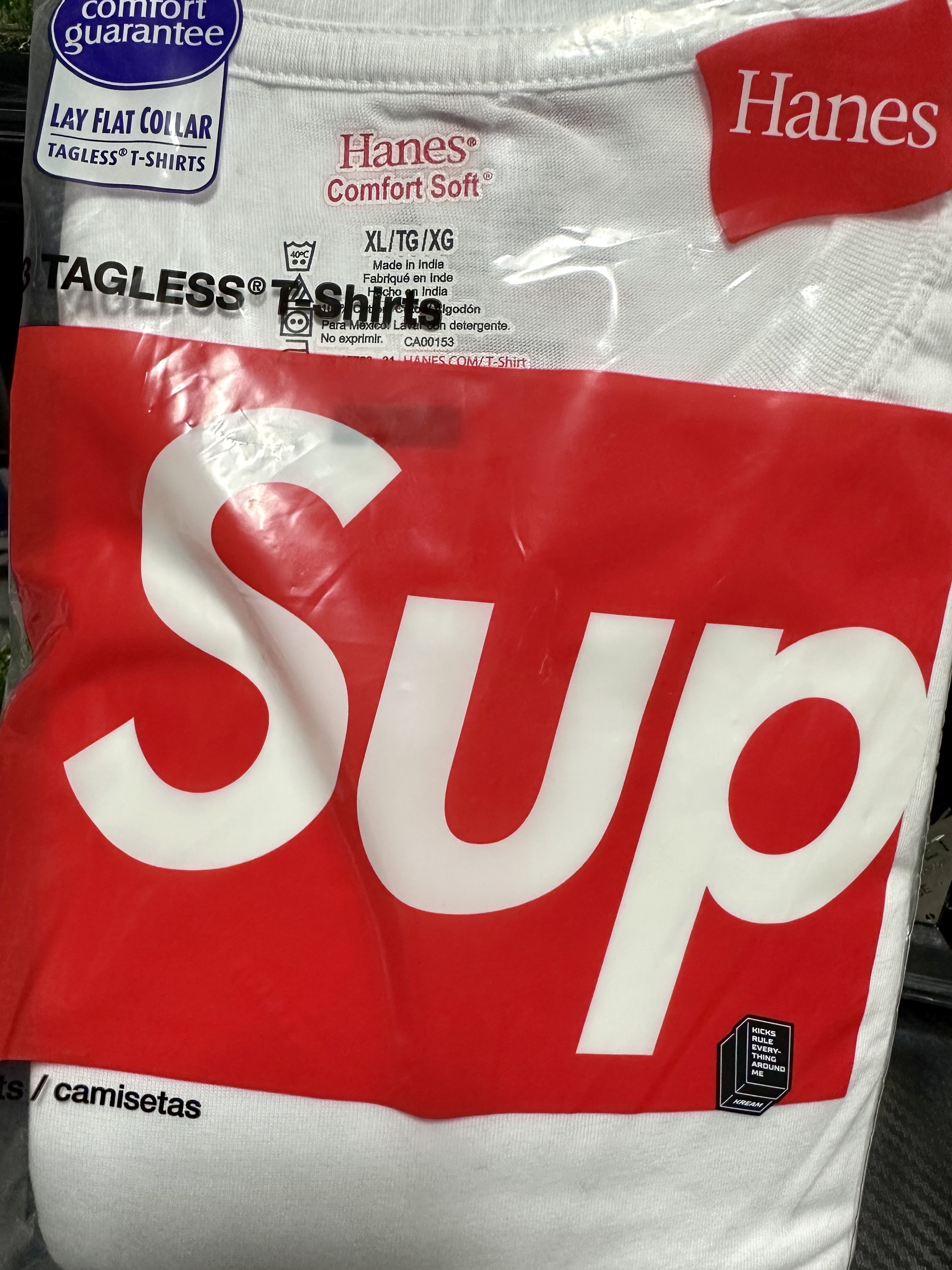 Supreme Hanes Tagless T-Shirt White (3 Pack) 착용 스타일