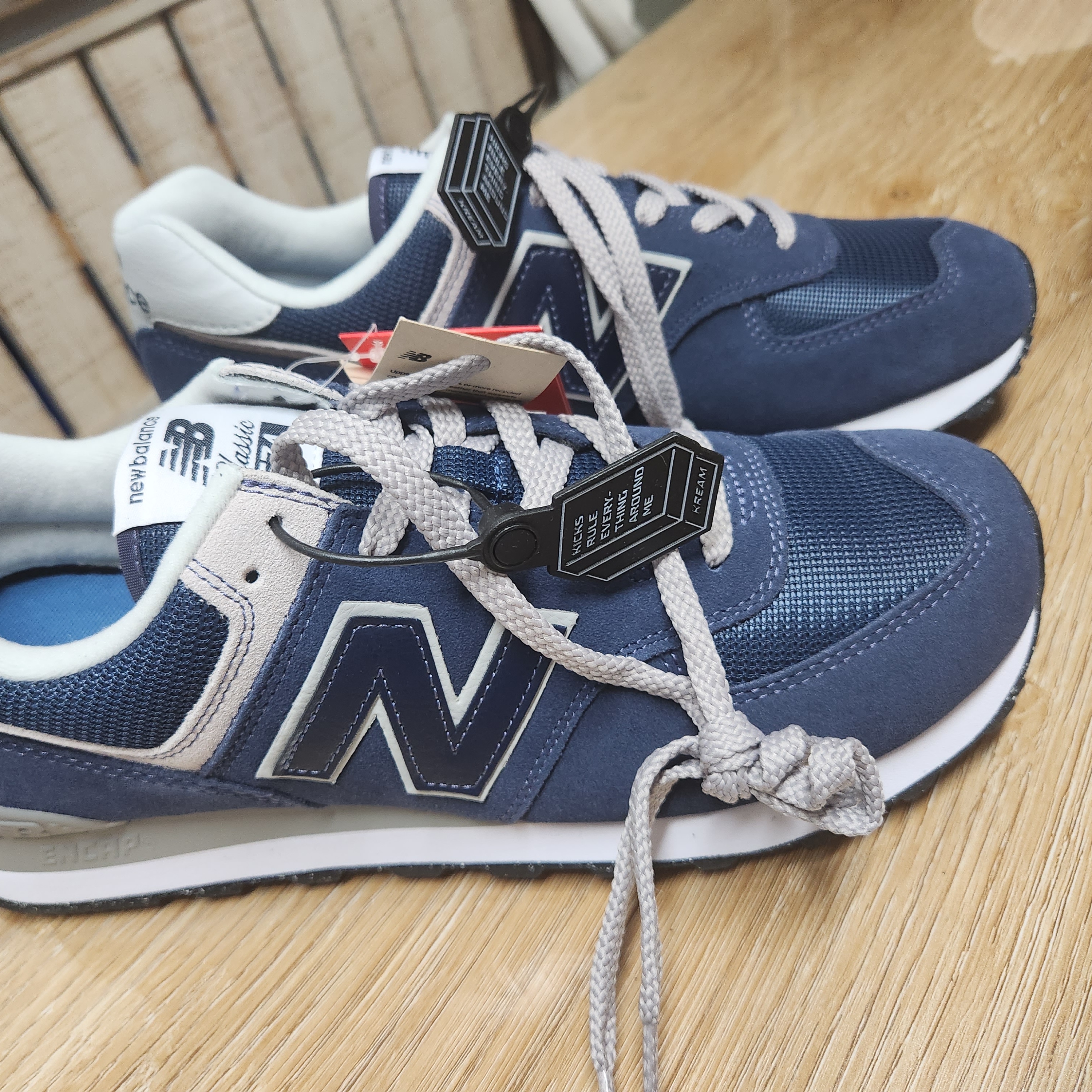 New Balance 574 Navy - D Standard 착용 스타일