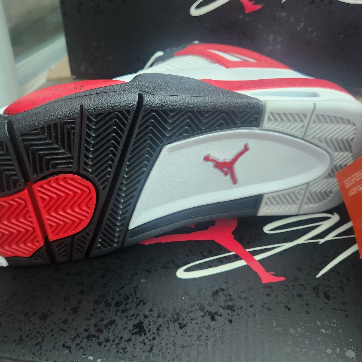 Jordan 4 Retro Red Cement 착용 스타일 - 5