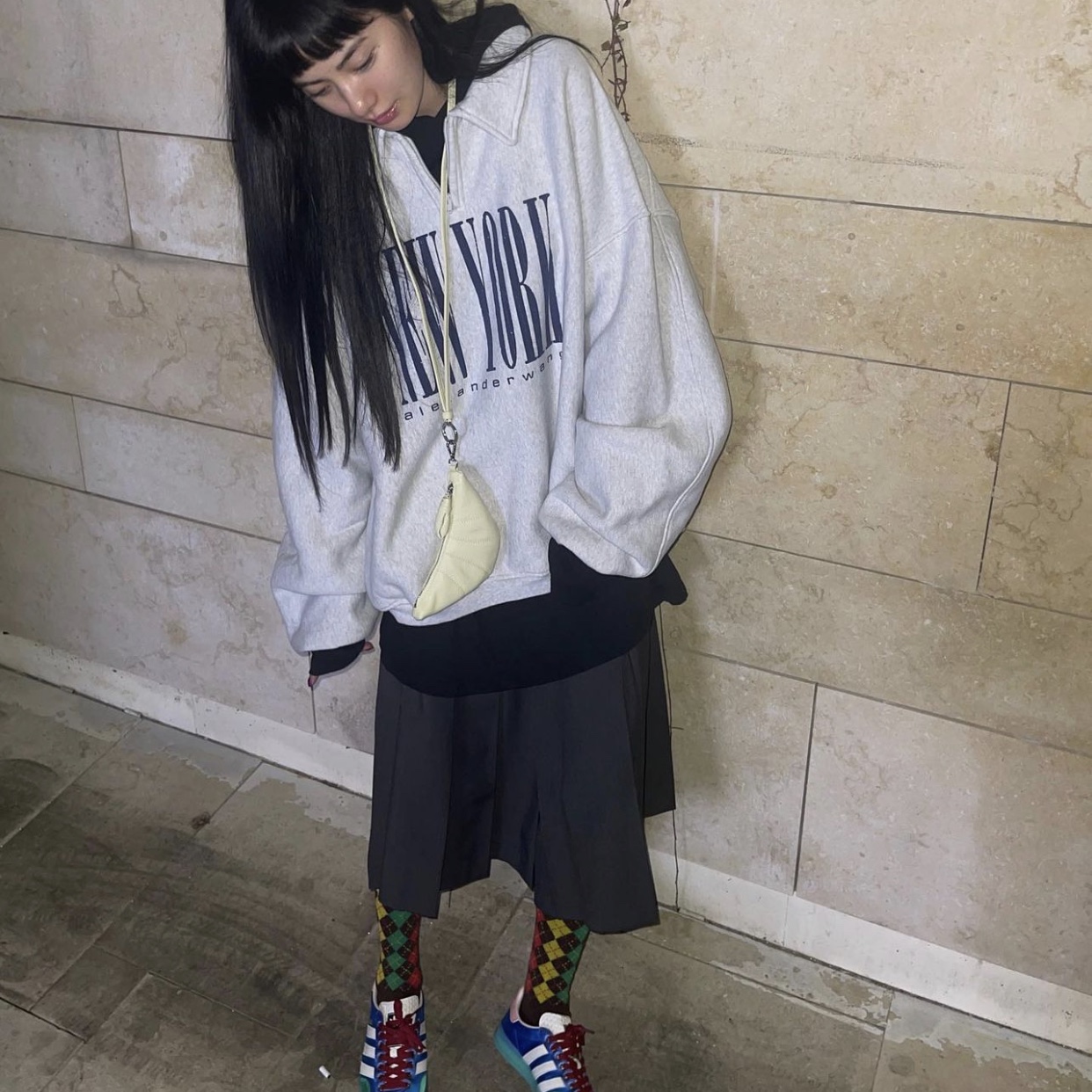(W) Gucci x Adidas Gazelle Light Blue Silk, Lemaire Croissant Coin Purse Necklace Dusty Yellow 착용 스타일 - 2