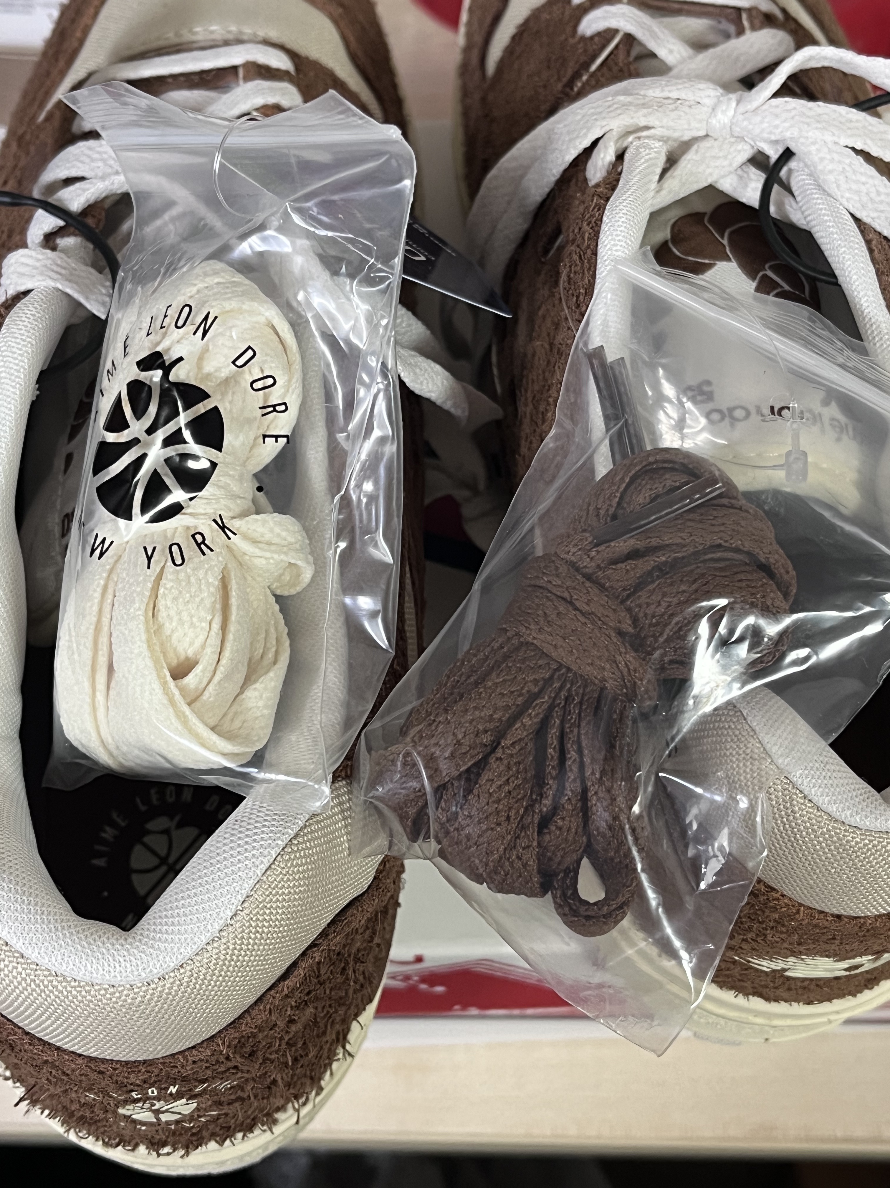 New Balance x Aime Leon Dore 550 True Brown 착용 스타일 - 3