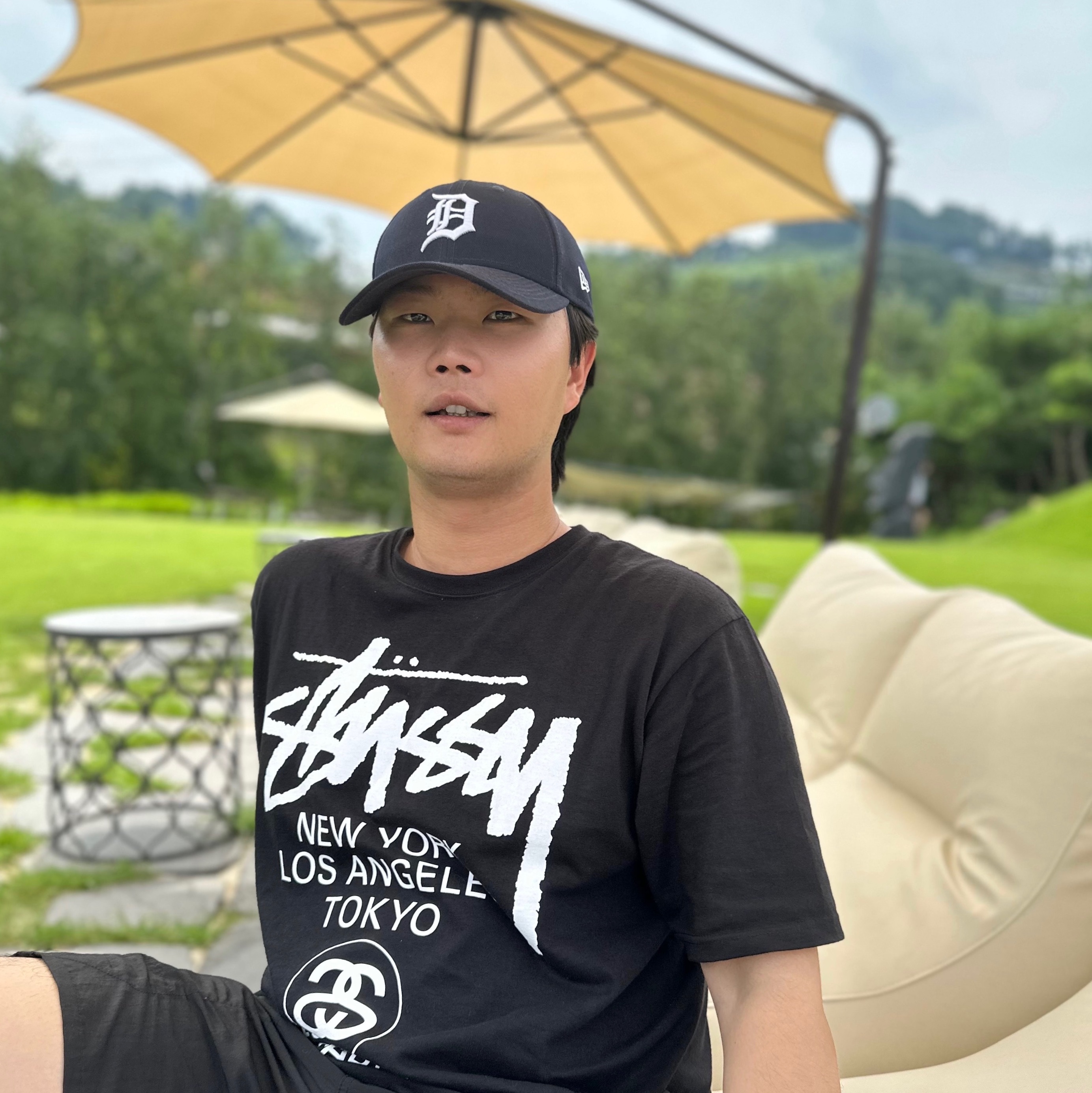 Stussy World Tour T-Shirt Black 착용 스타일