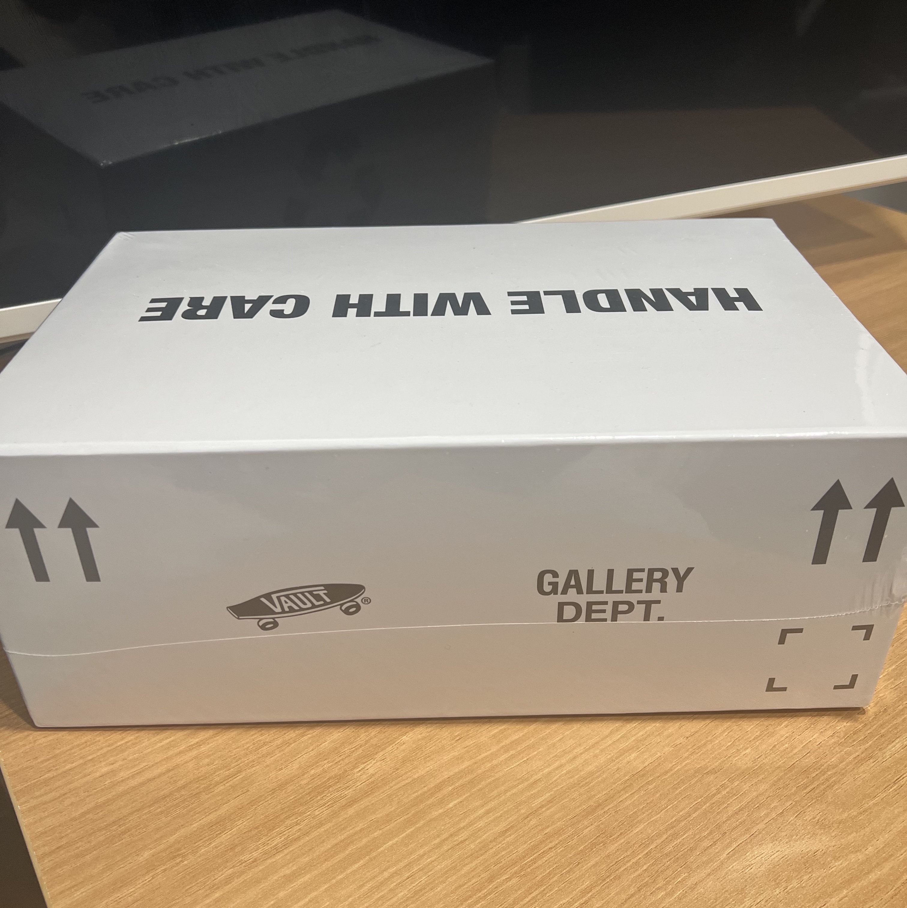 Vans Vault x Gallery Dept. OG Old Skool LX 착용 스타일 - 3