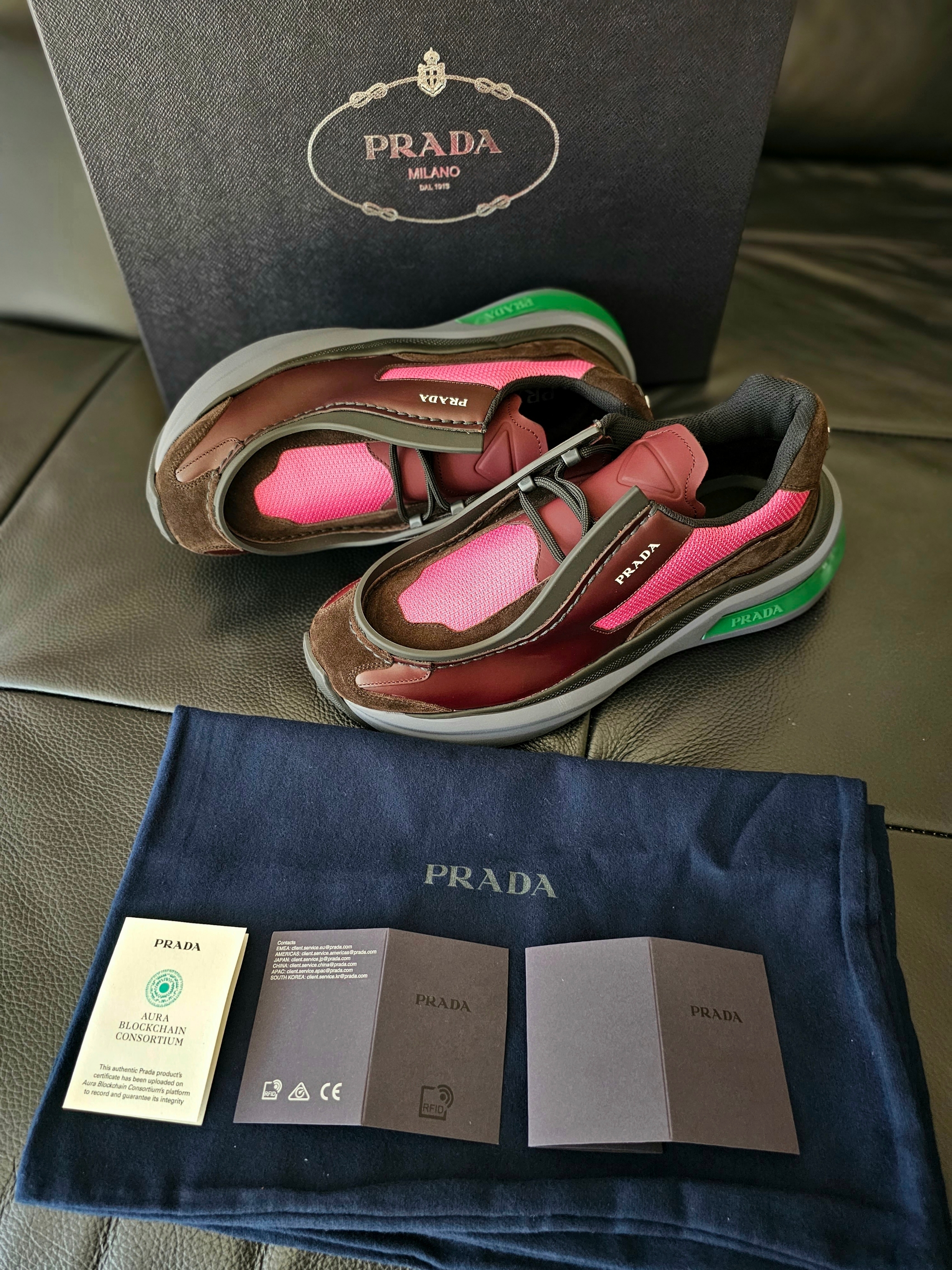 Prada Brushed Leather Sneakers with Bike Fabric and Suede Elements Garmet Peony Pink 착용 스타일