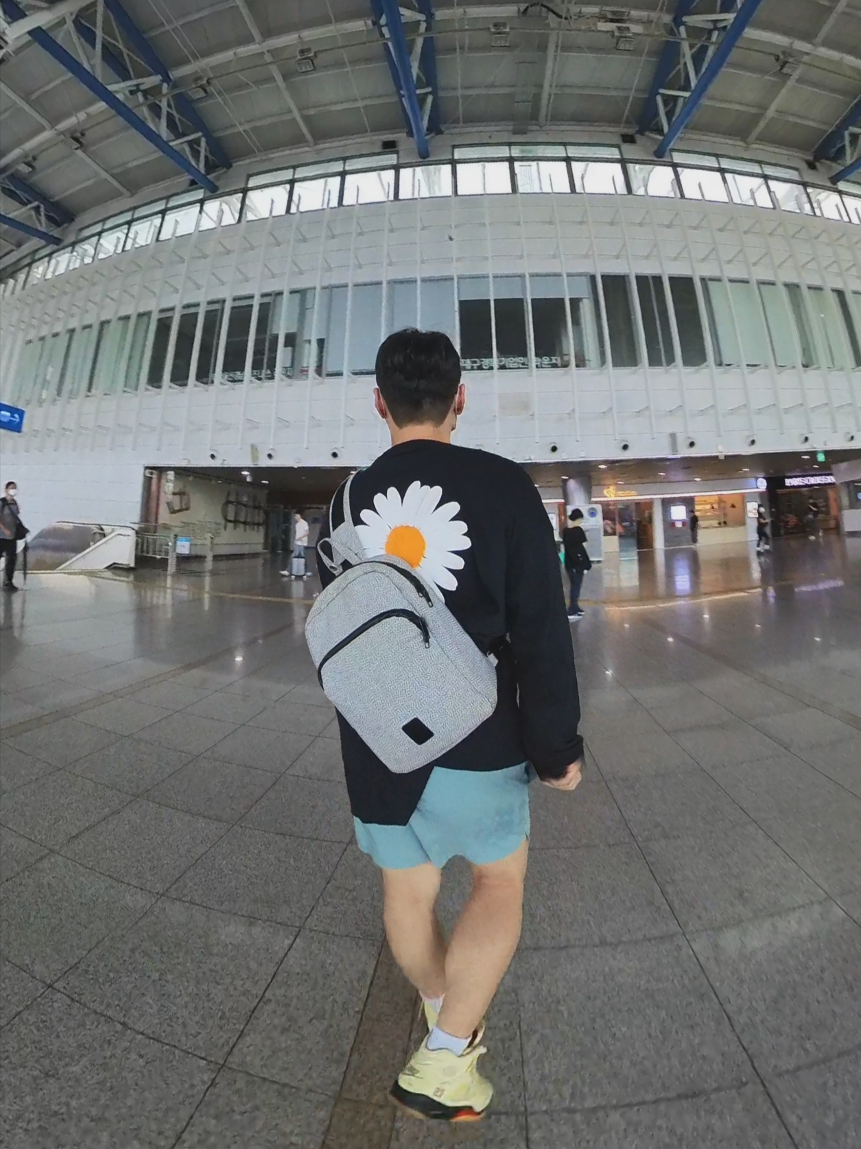Nike x Peaceminusone LS T-Shirt Black (DR0098-010), Jordan 5 x Off-White Retro SP Sail Fire Red 착용 스타일 - 2