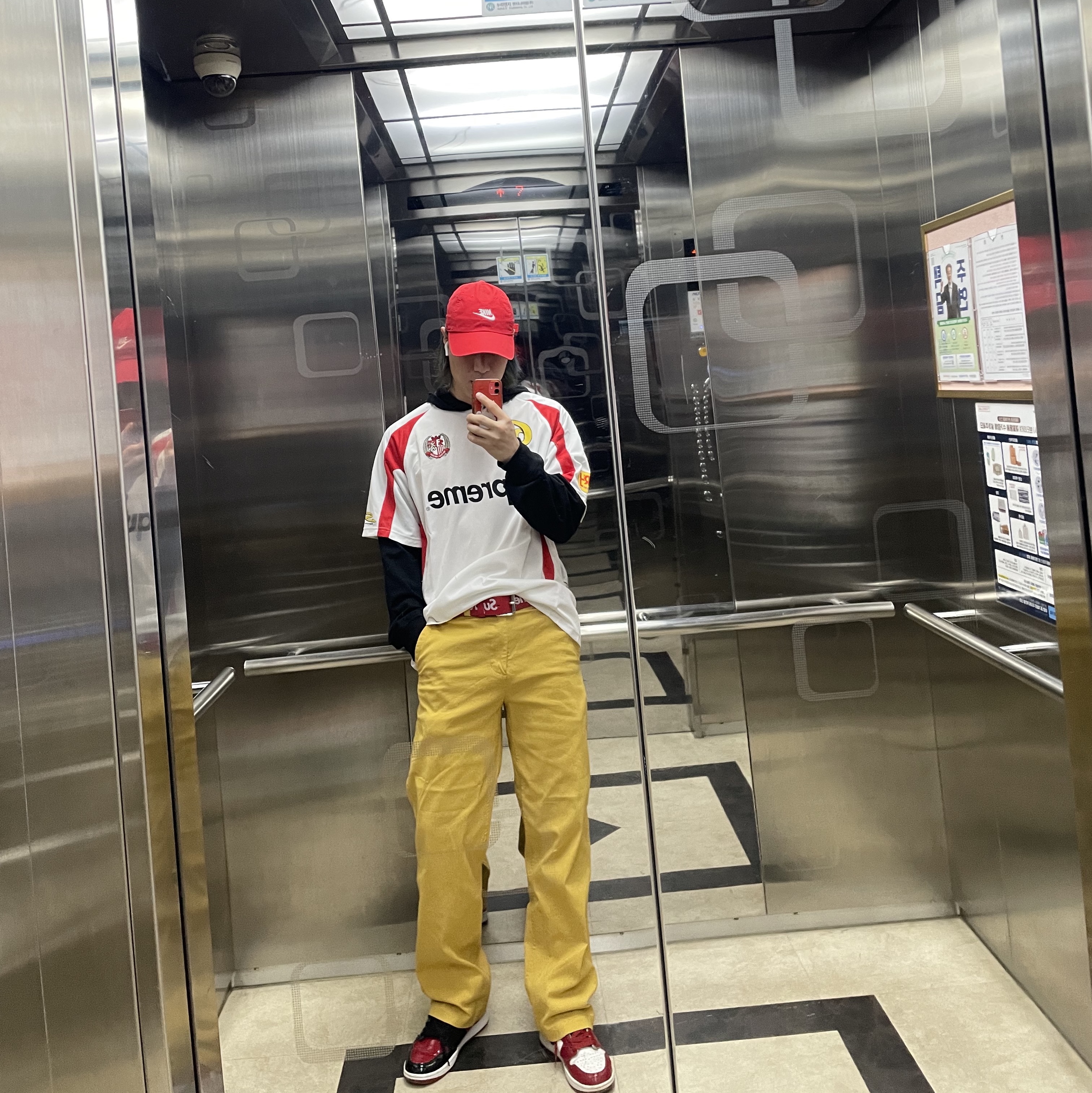 Supreme Hooded Soccer Jersey White - 23FW 착용 스타일 - 2