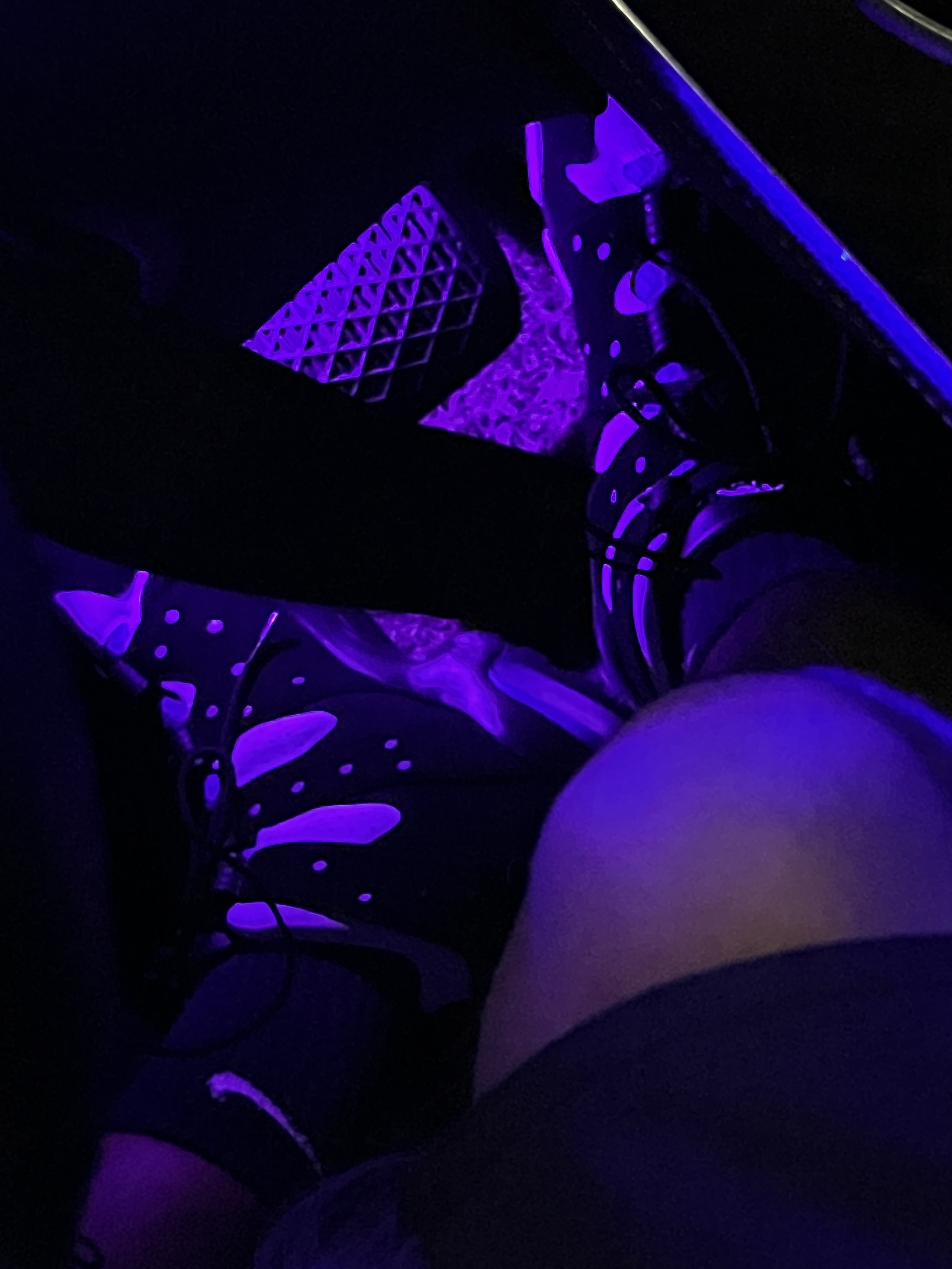 Nike Air Max 2 CB 94 Black and Pure Purple 착용 스타일 - 3