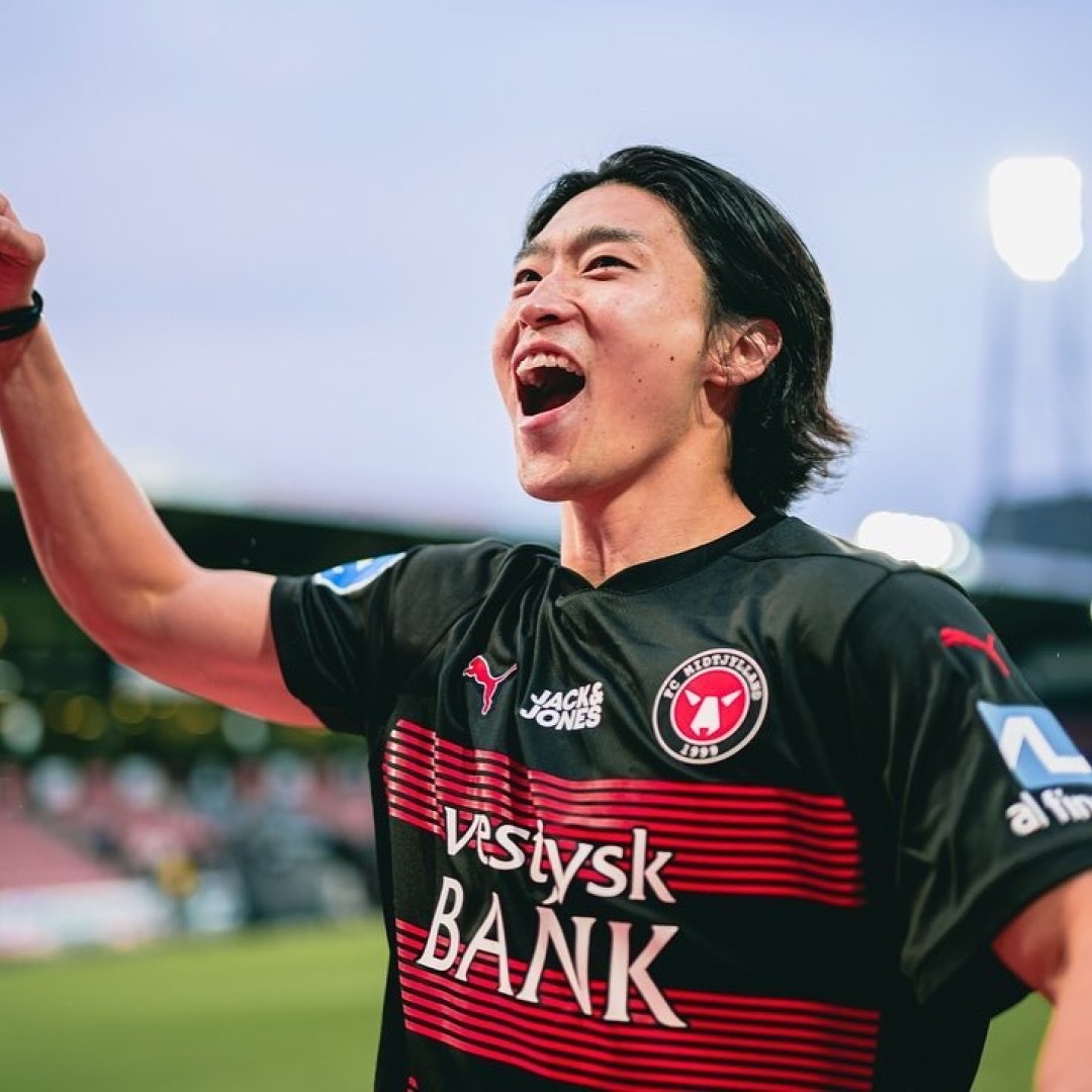 Puma FC Midtjylland 2023/24 Away Jersey Grey Purple (Non Marking Ver.) 착용 스타일 - 2