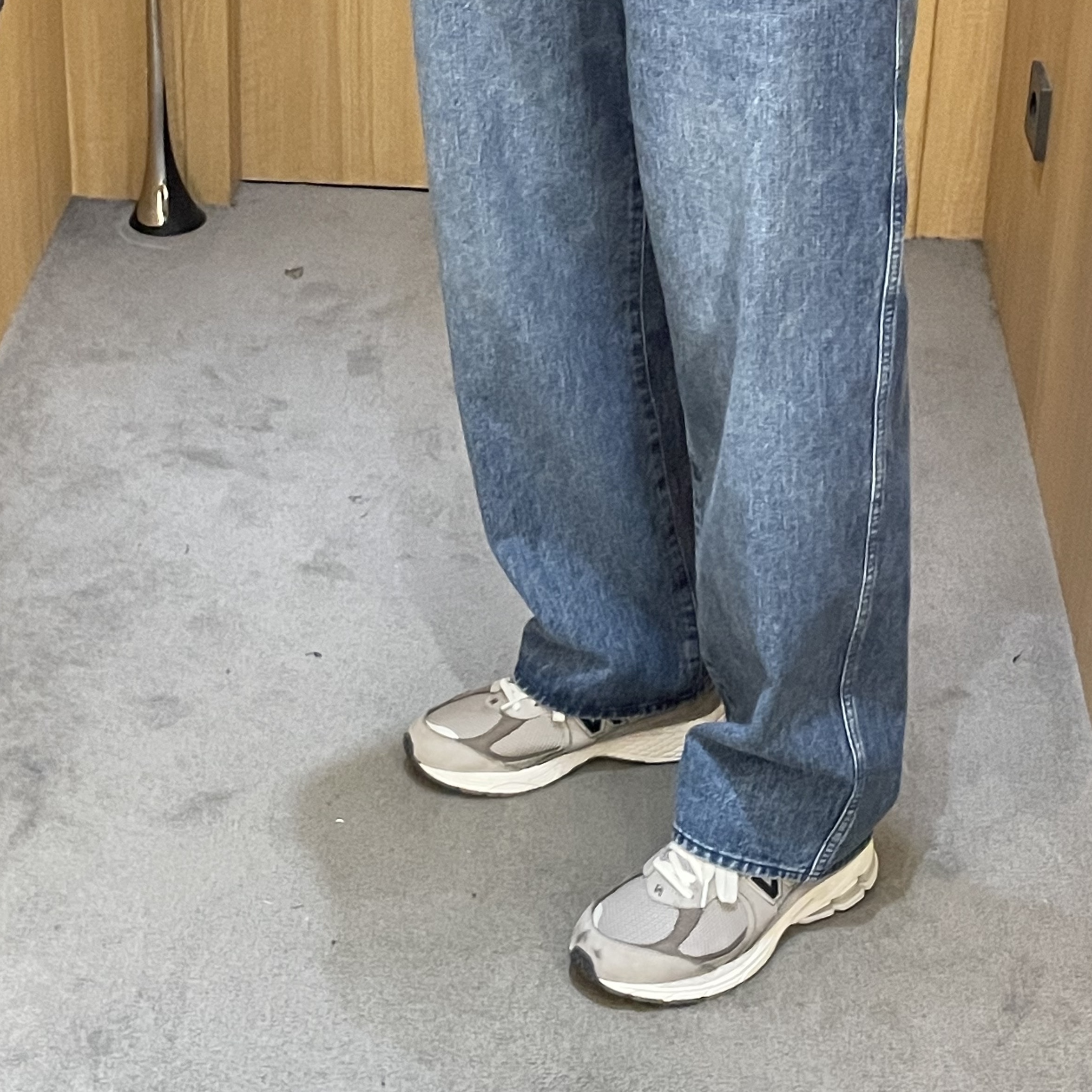 New Balance 2002 Warm Alpaca 착용 스타일