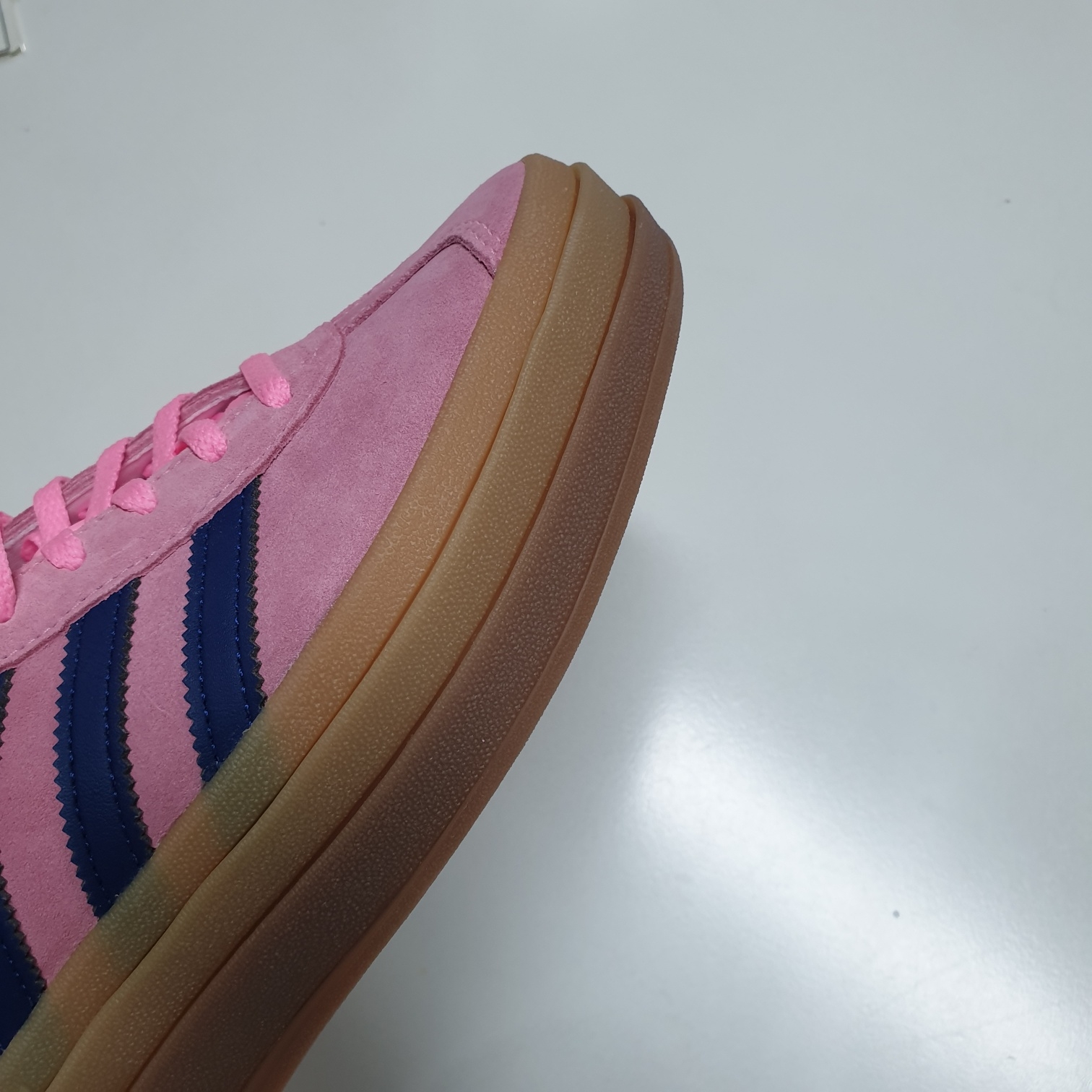 (W) Adidas Gazelle Bold Pink Glow Victory Blue 착용 스타일 - 2