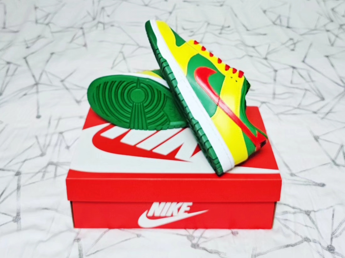 Nike Dunk Low Apple Green and Yellow Strike 착용 스타일 - 4