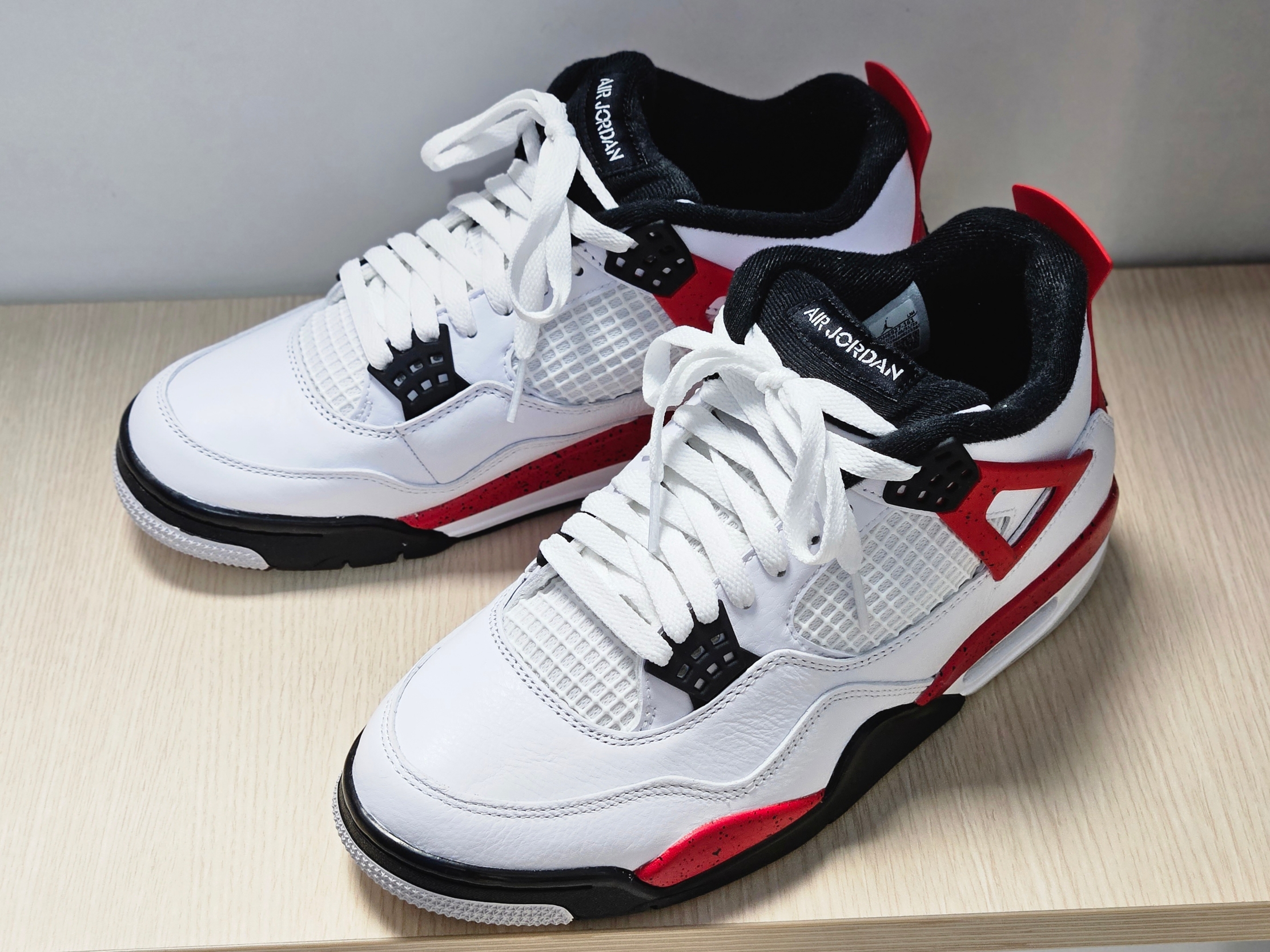 Jordan 4 Retro Red Cement 착용 스타일