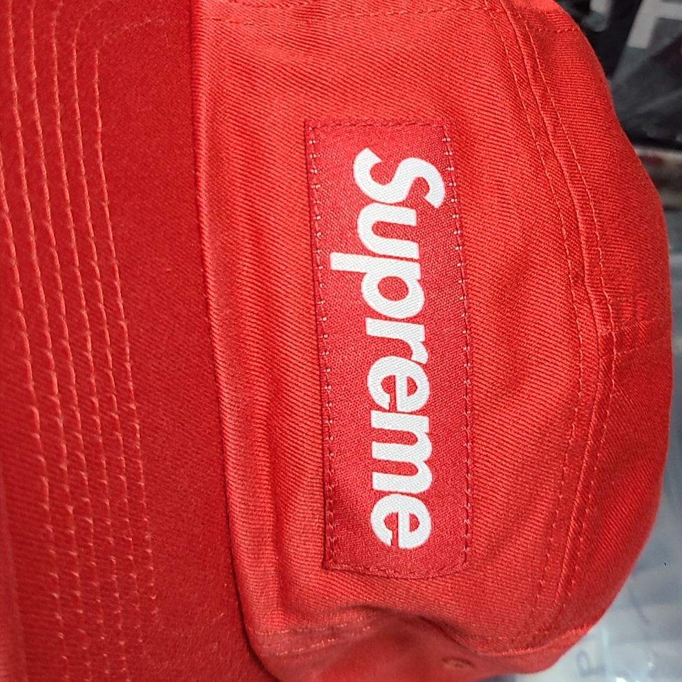 Supreme Washed Chino Twill Camp Cap Red 착용 스타일 - 1